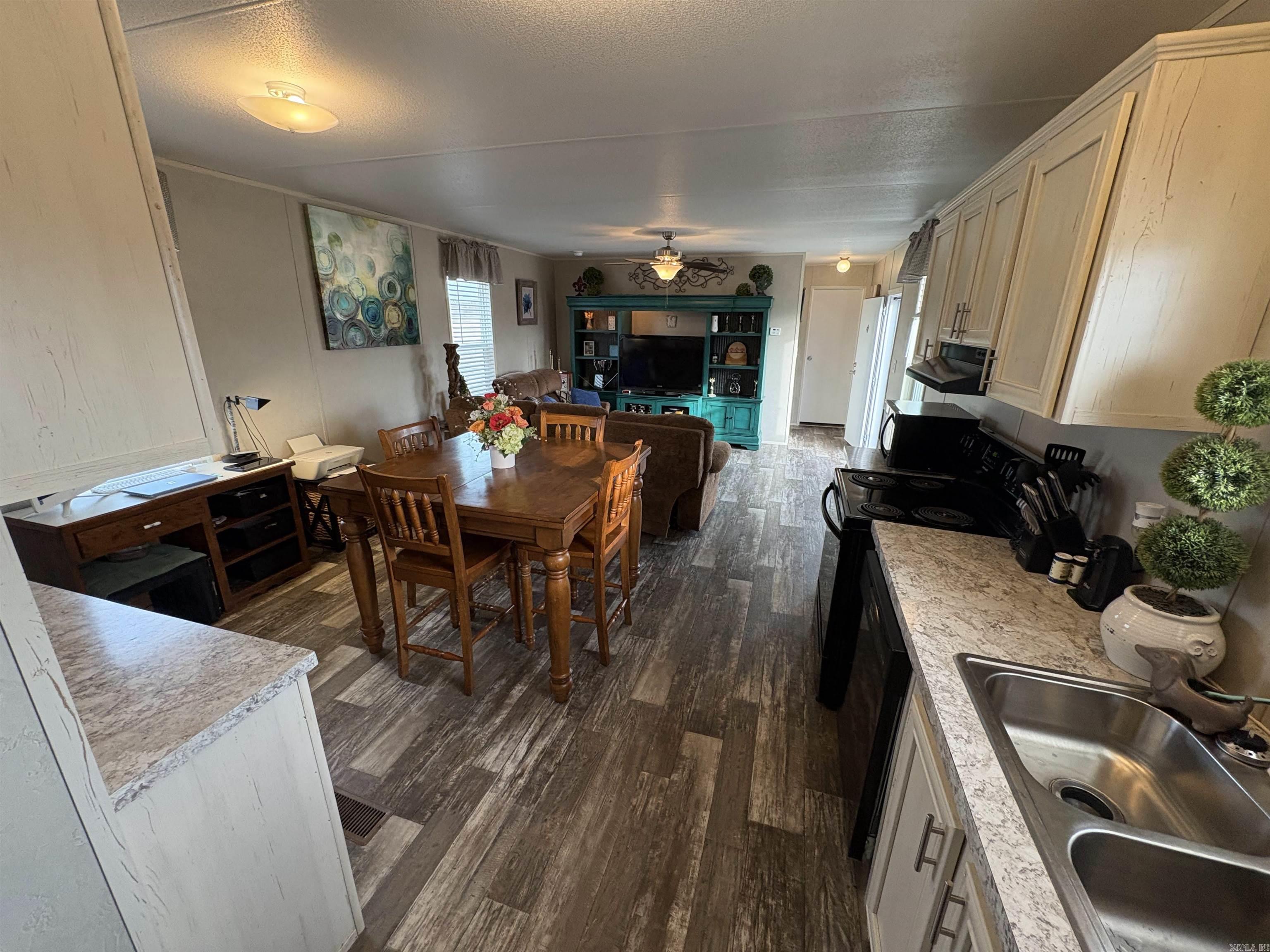 12 Autumnbrook  Conway, AR