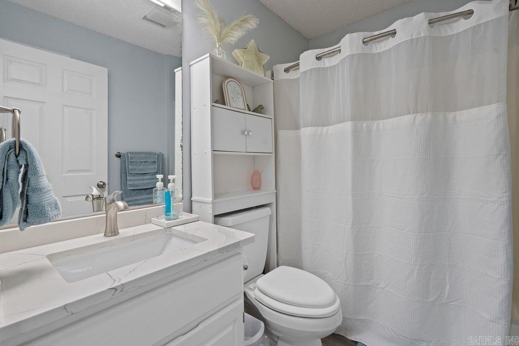 4 Narcisco Cir  Hot Springs Village, AR