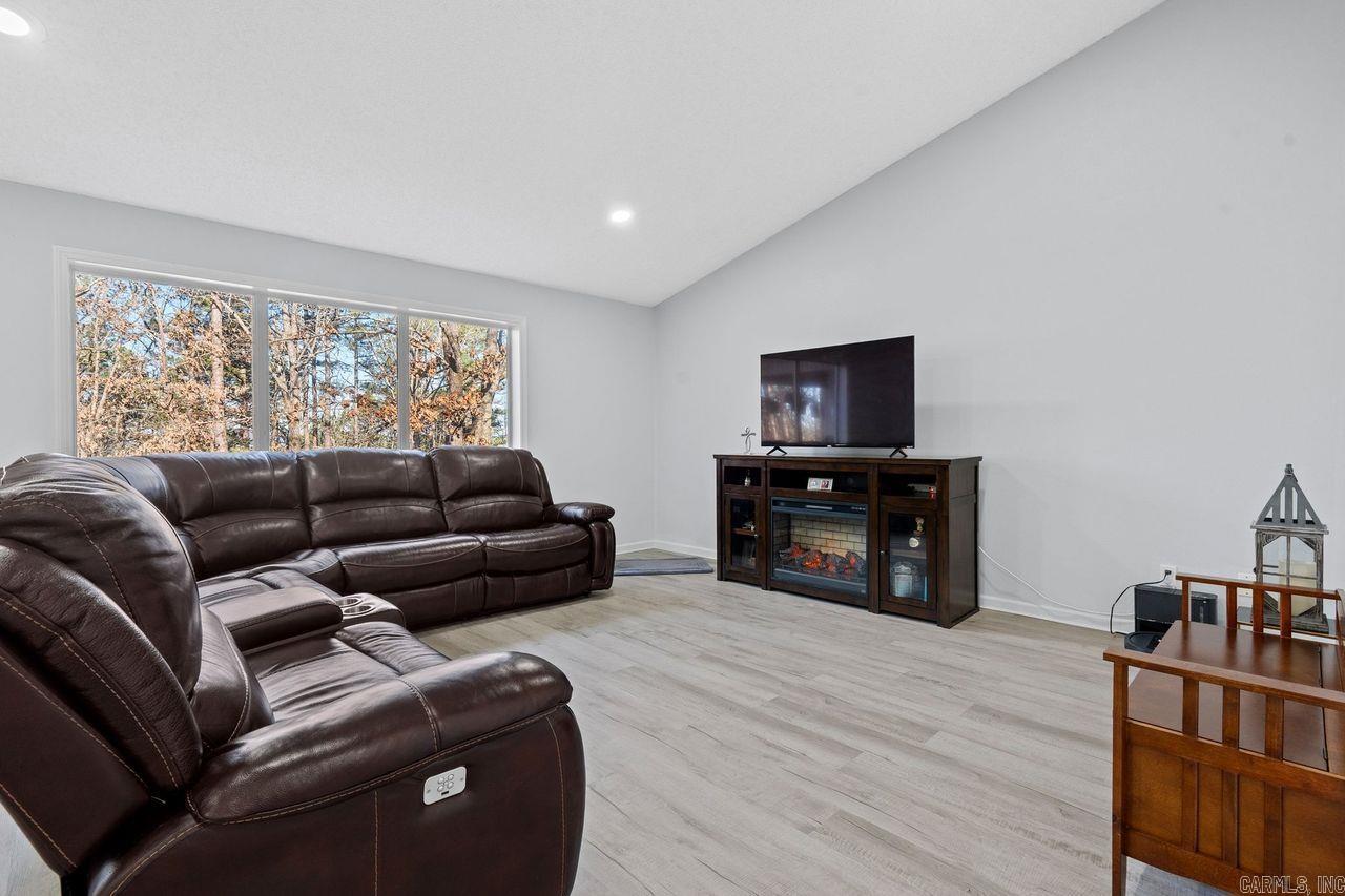 4 Narcisco Cir  Hot Springs Village, AR