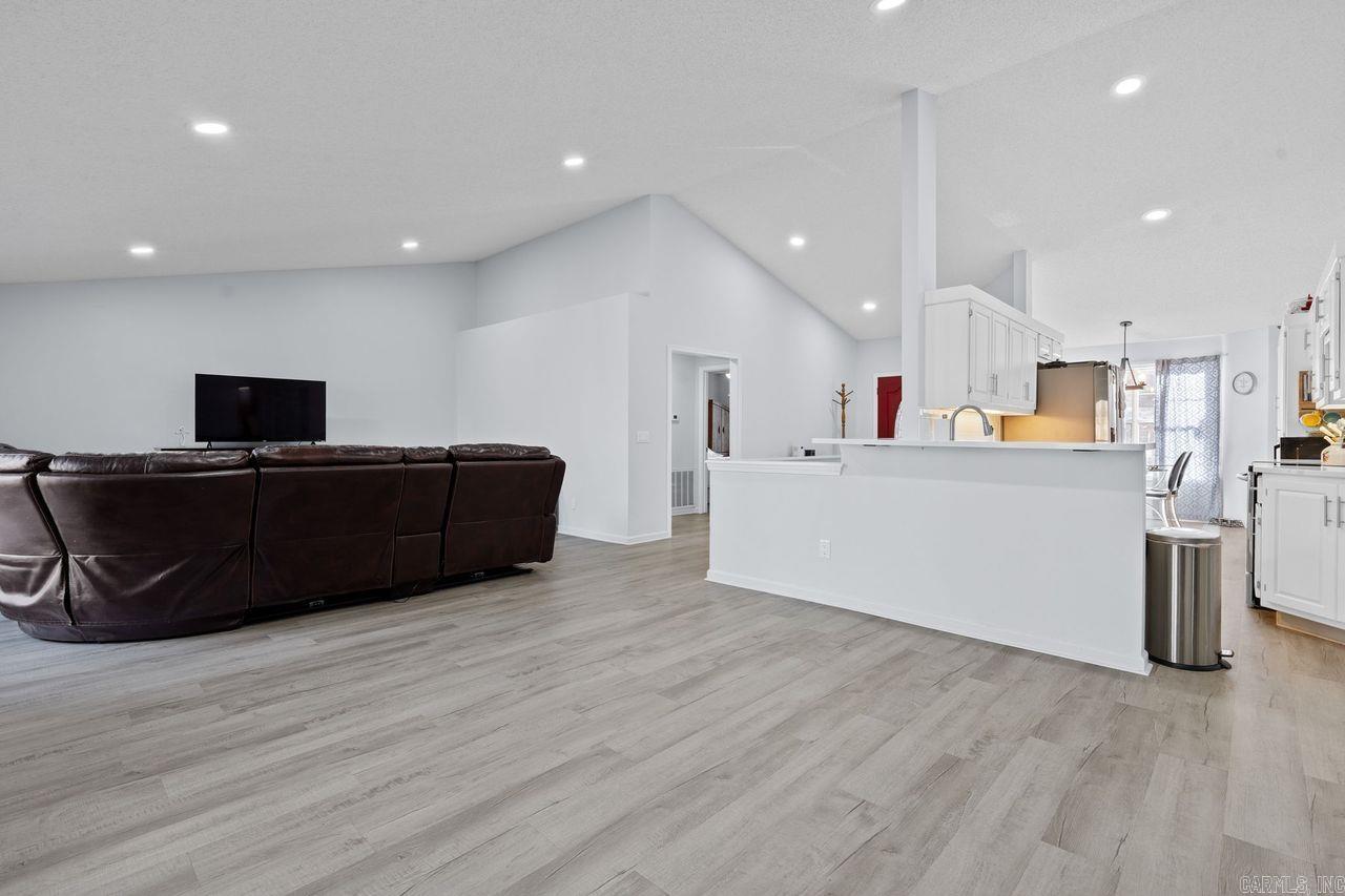 4 Narcisco Cir  Hot Springs Village, AR