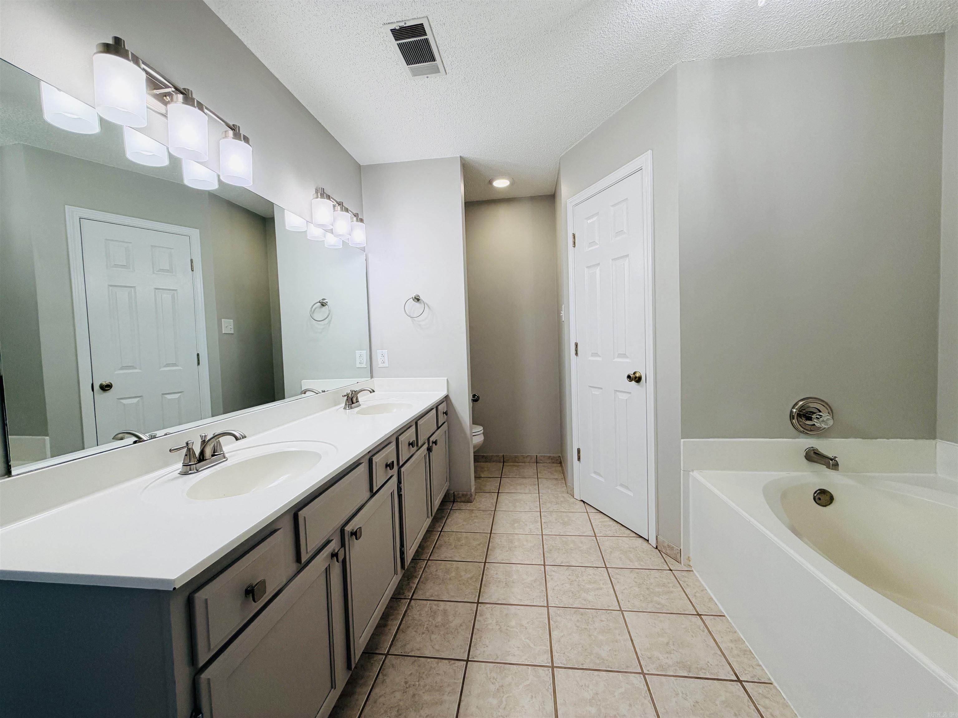 3604 Meadowlake  Bryant, AR