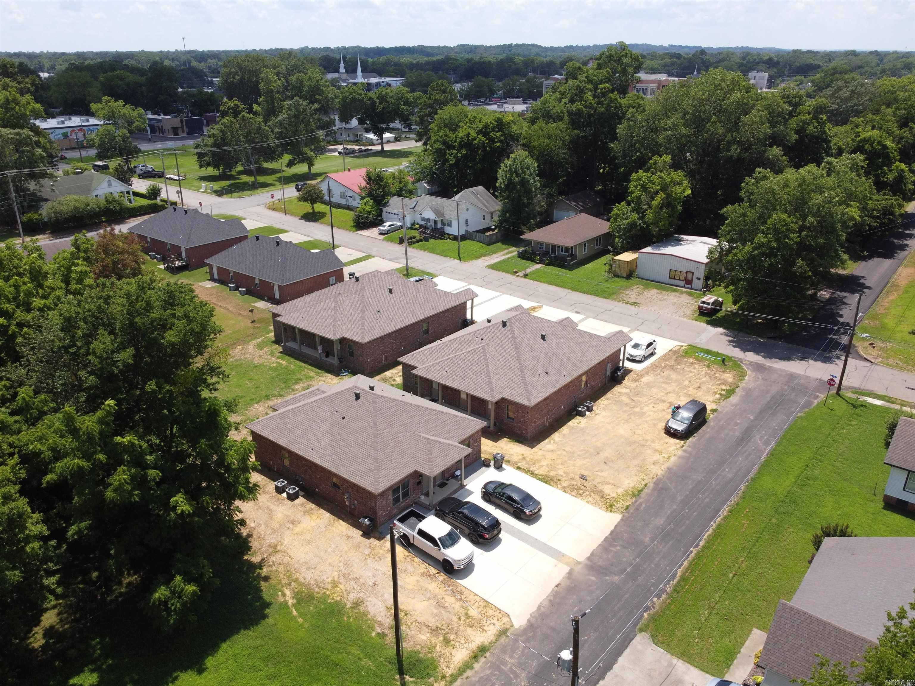 508 and 510 N Oak St  Searcy, AR