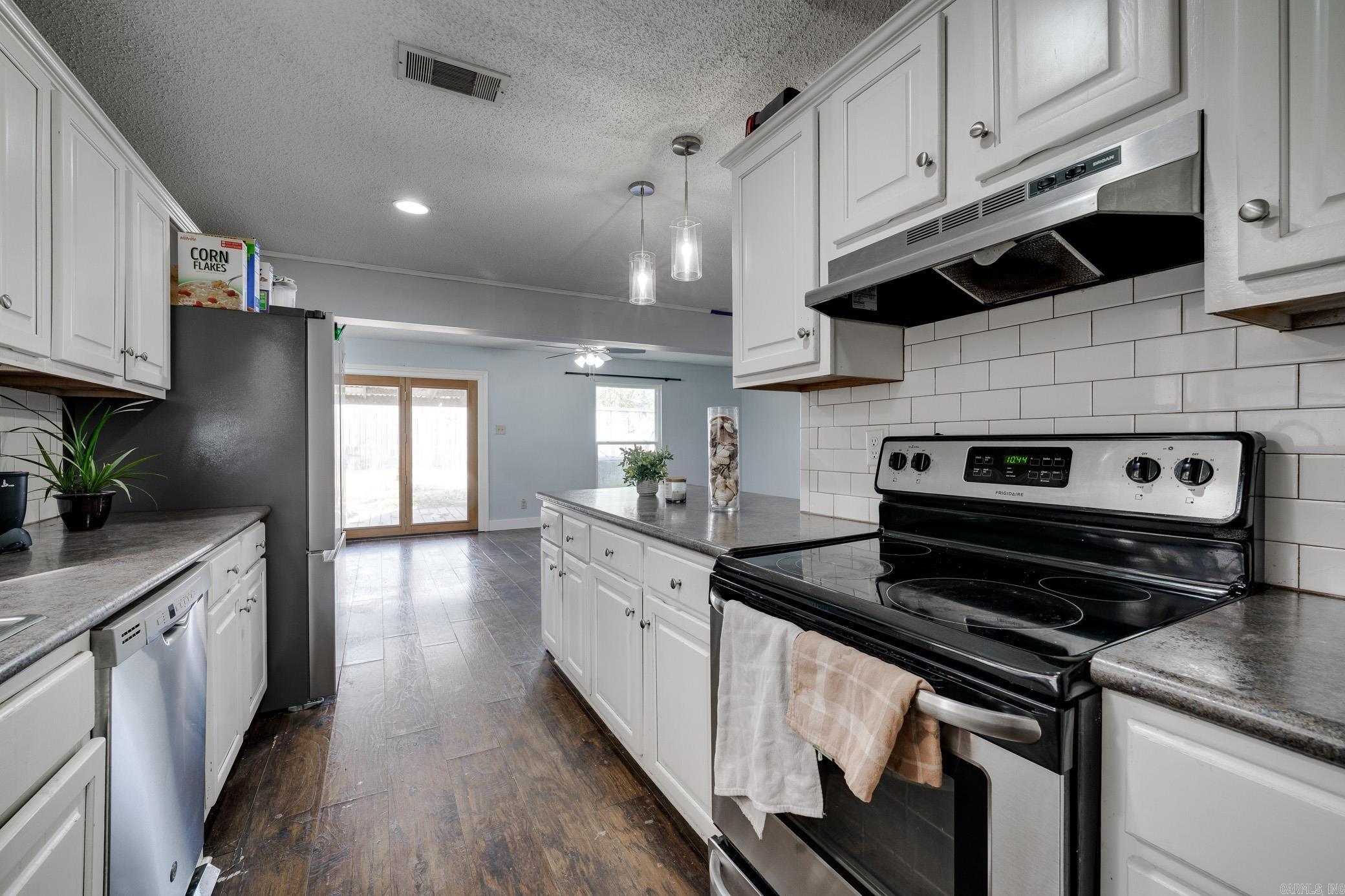 16 Glenbrook  Sherwood, AR