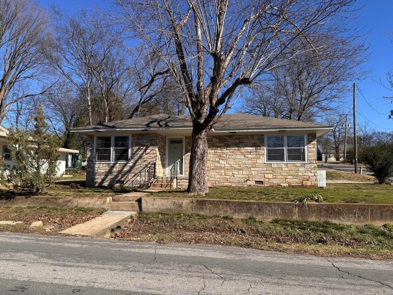 805 Vine  Batesville, AR