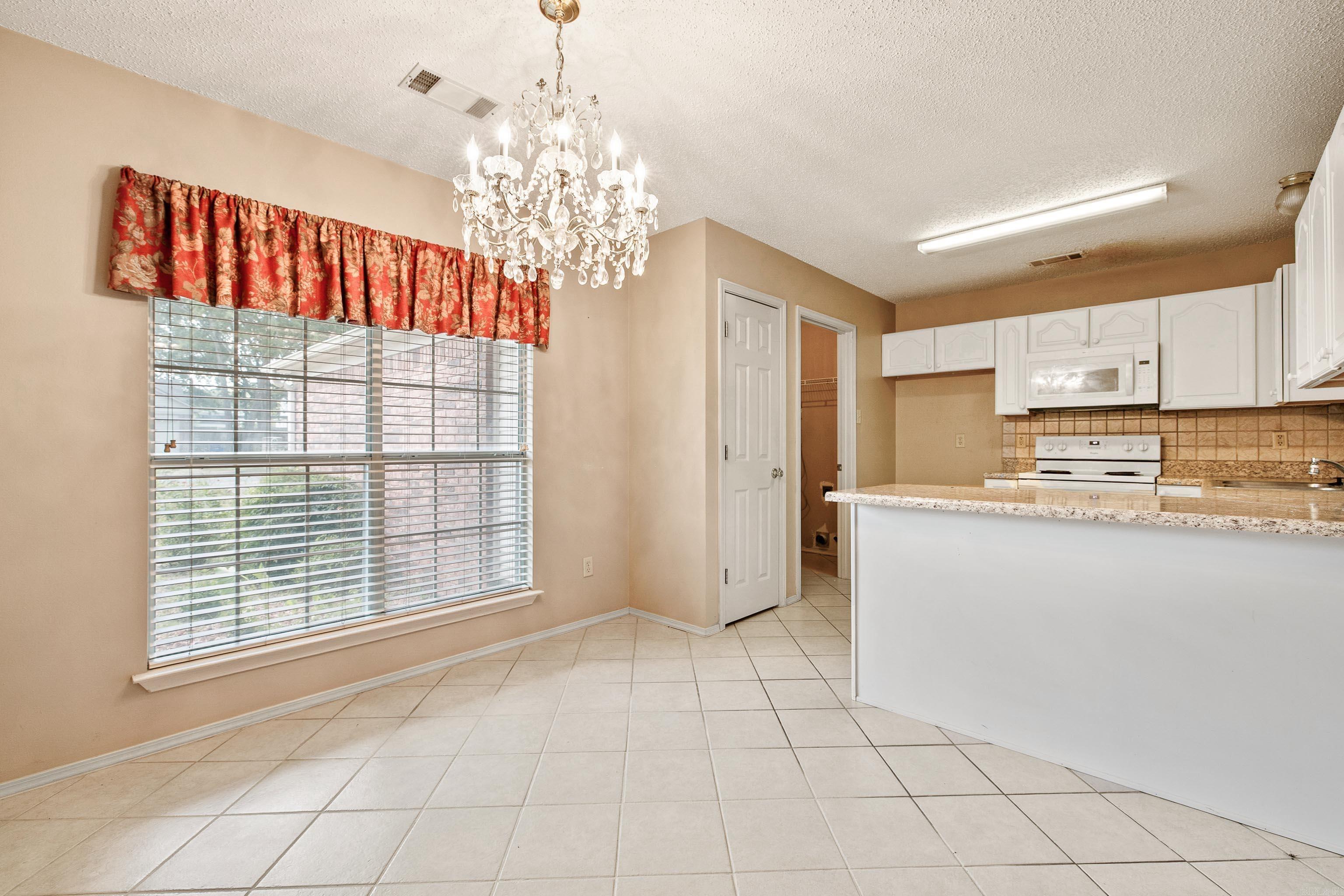 81 Meadow Ridge  Maumelle, AR