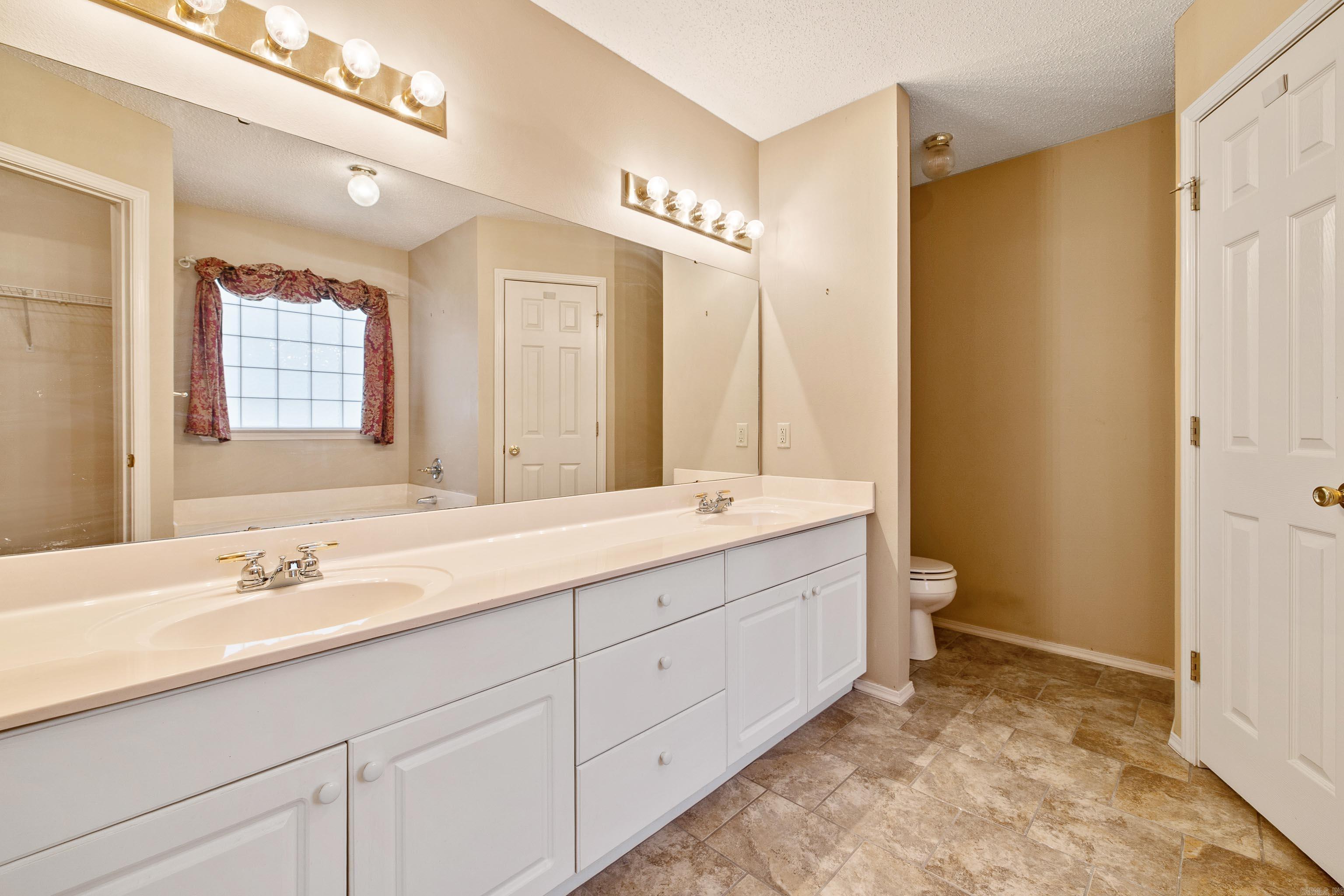 81 Meadow Ridge  Maumelle, AR