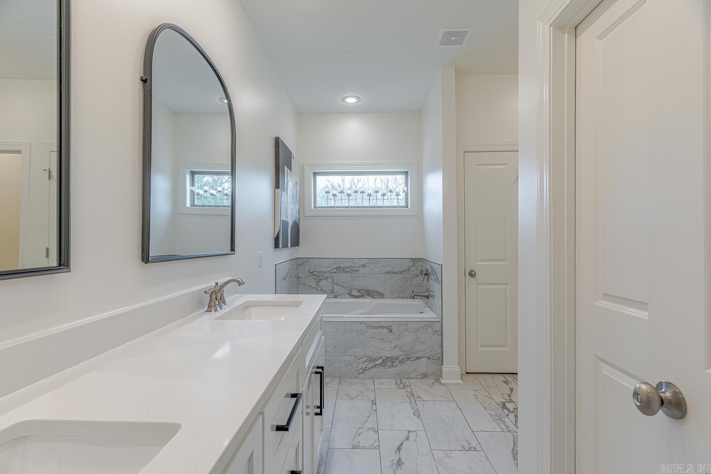 1976 Windy Ln  Jonesboro, AR