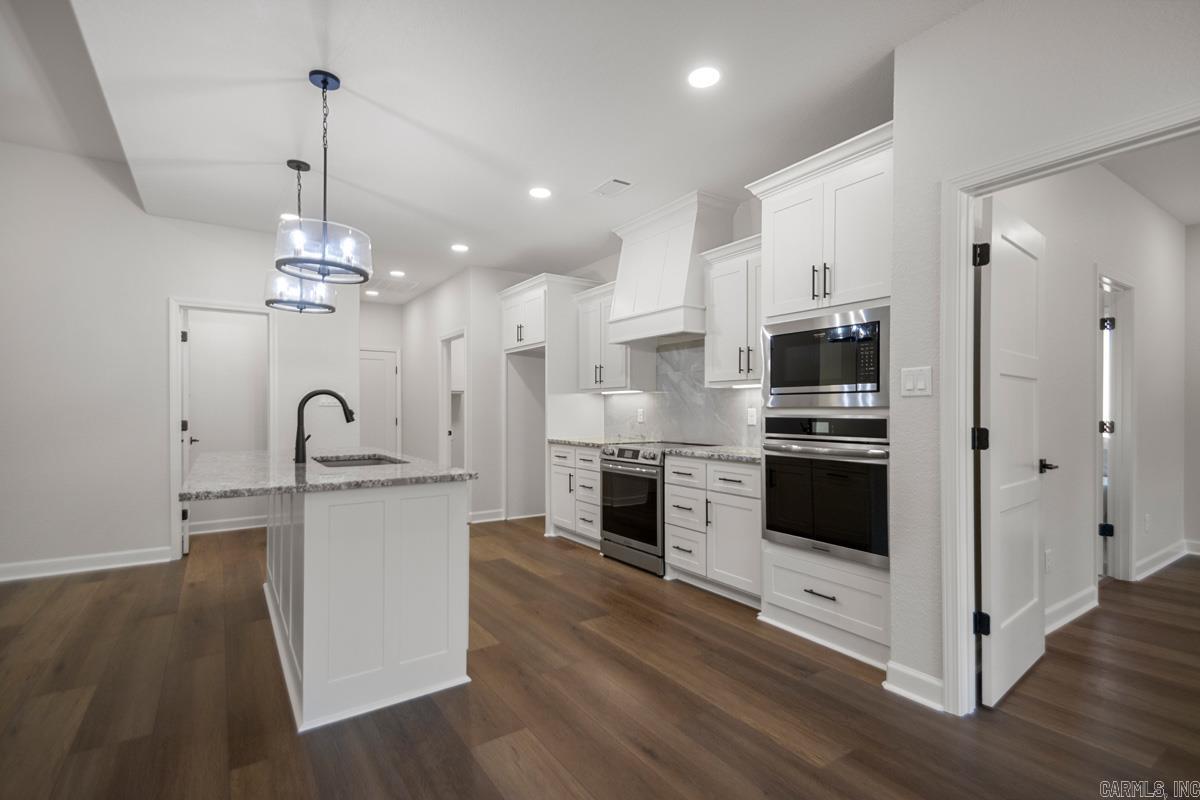 1000 Duke  Bauxite, AR