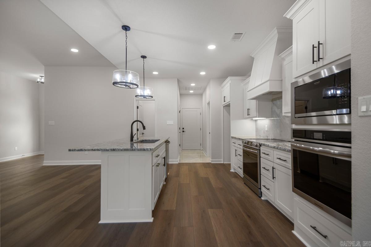 1000 Duke Drive Bauxite, AR 72011