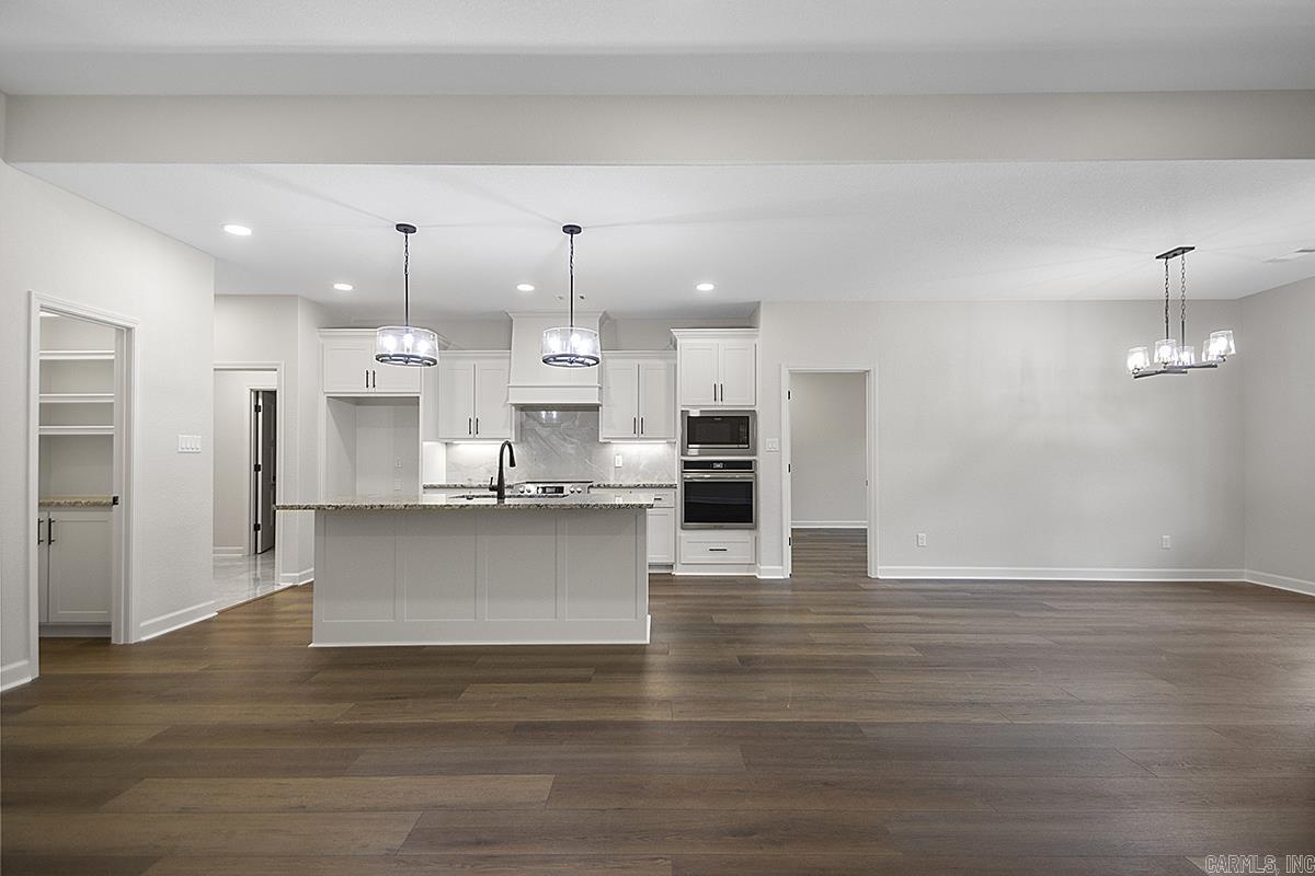 1000 Duke  Bauxite, AR