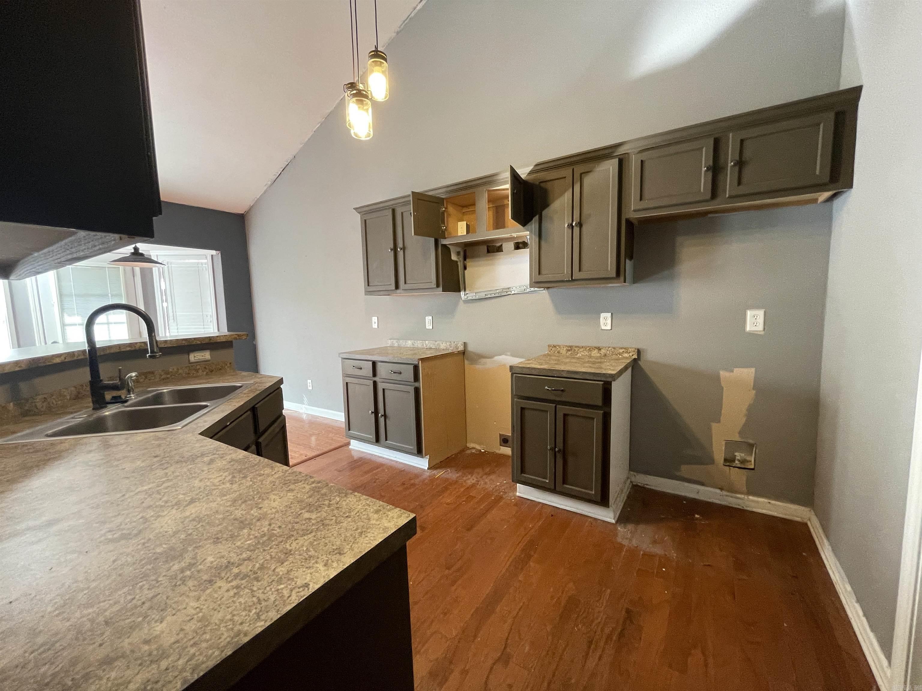 1707 Michael  Benton, AR