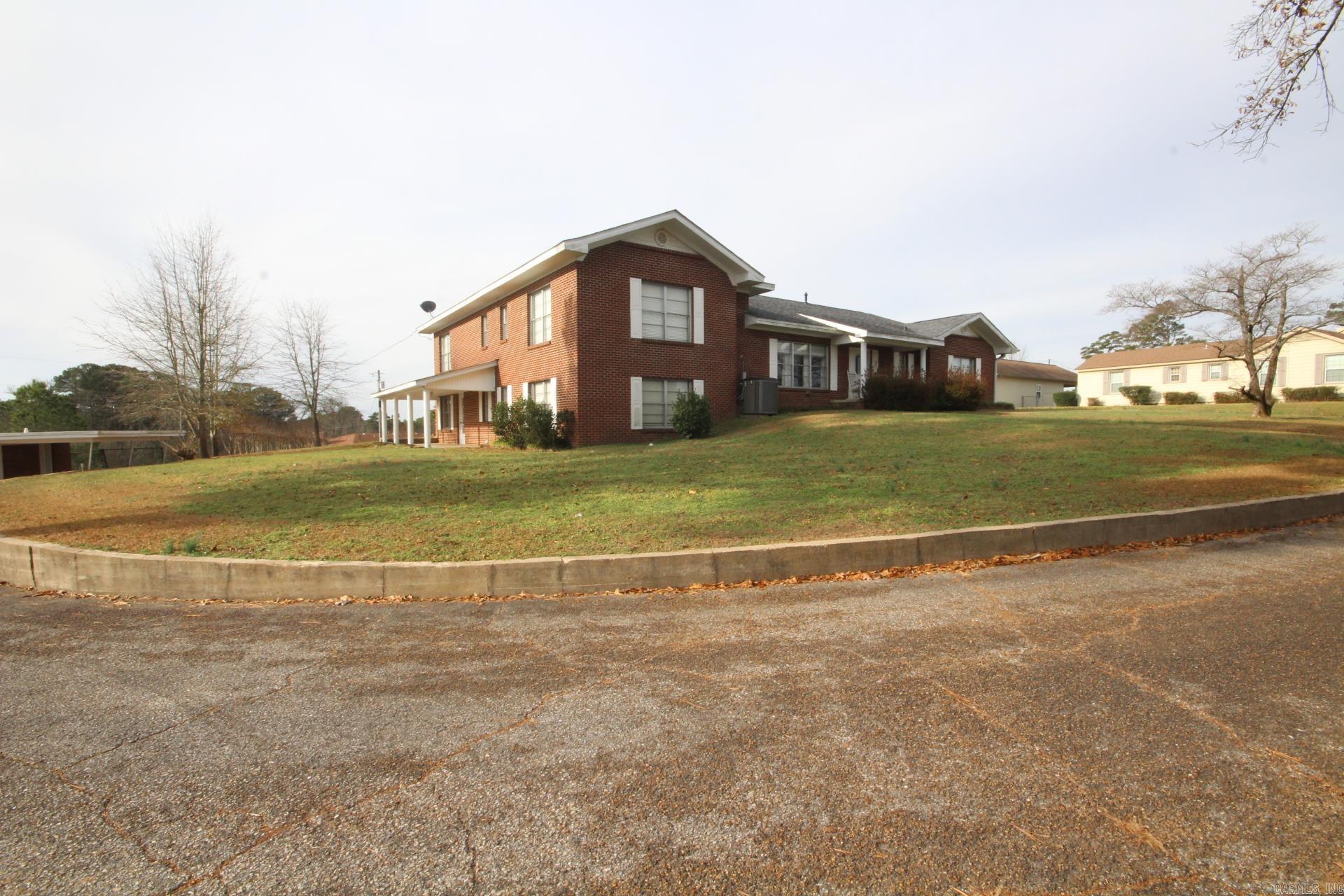 1203 W Sunset  Nashville, AR