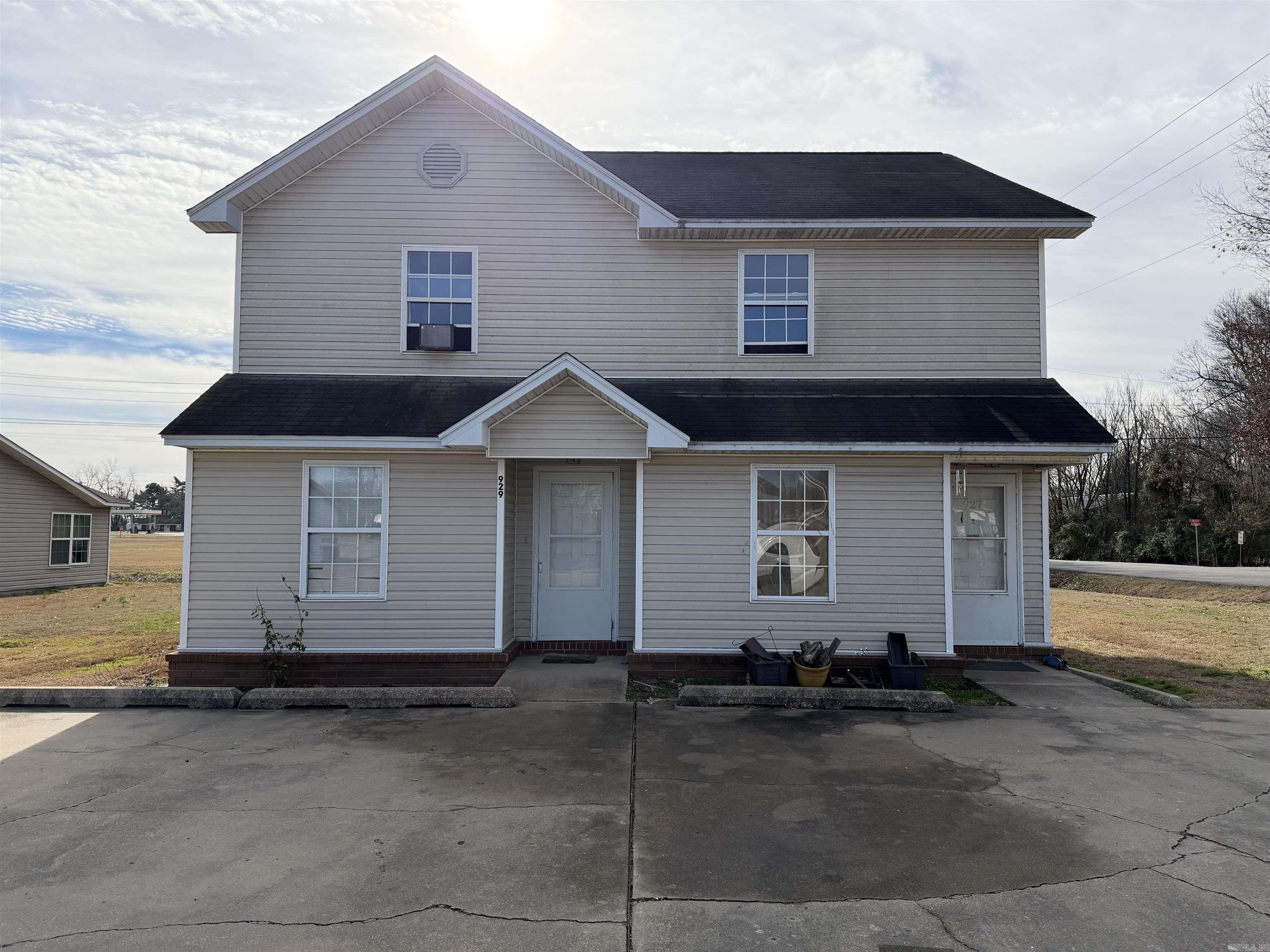 927-929 E Margret  Piggott, AR