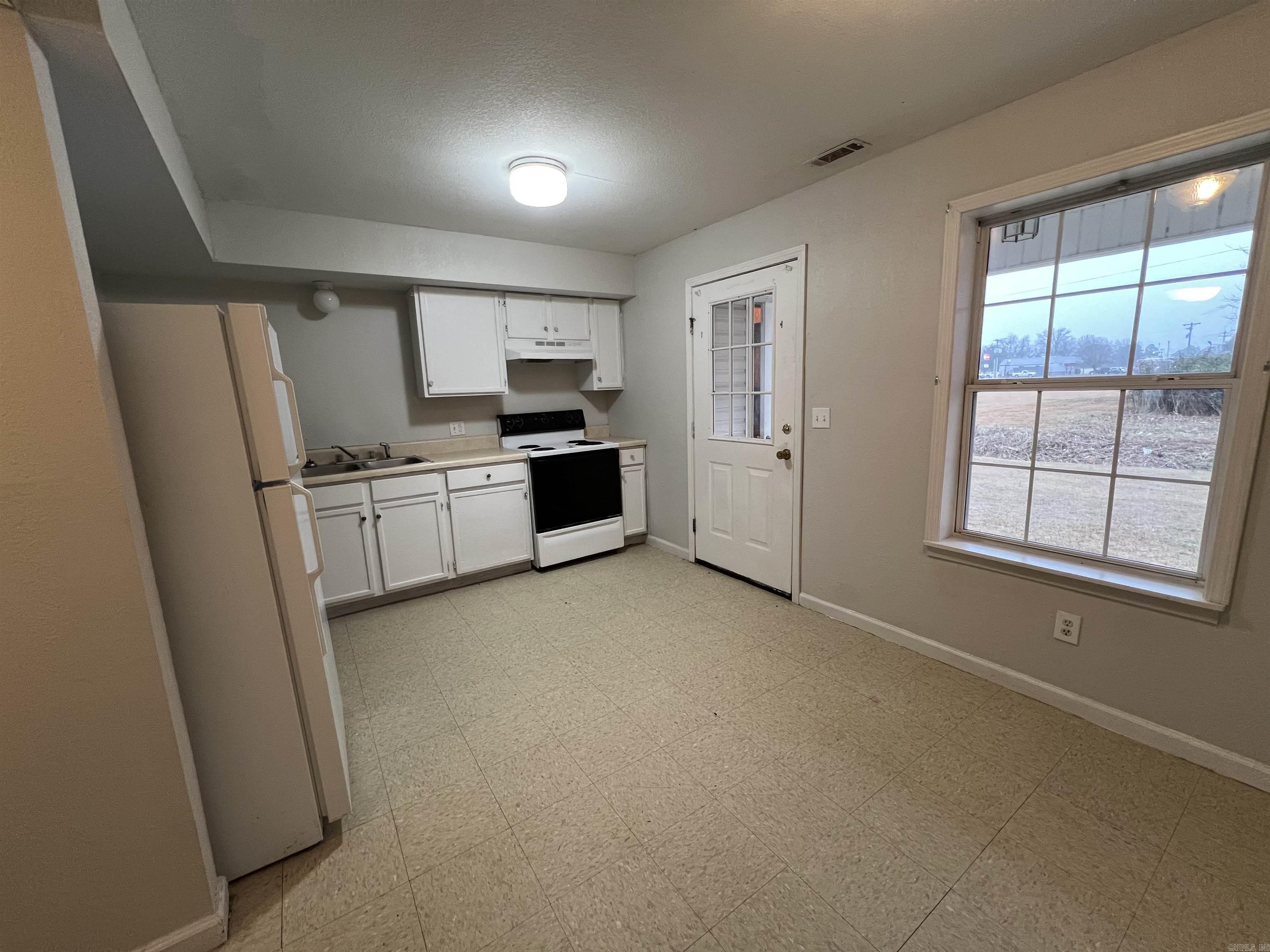 927-929 E Margret  Piggott, AR