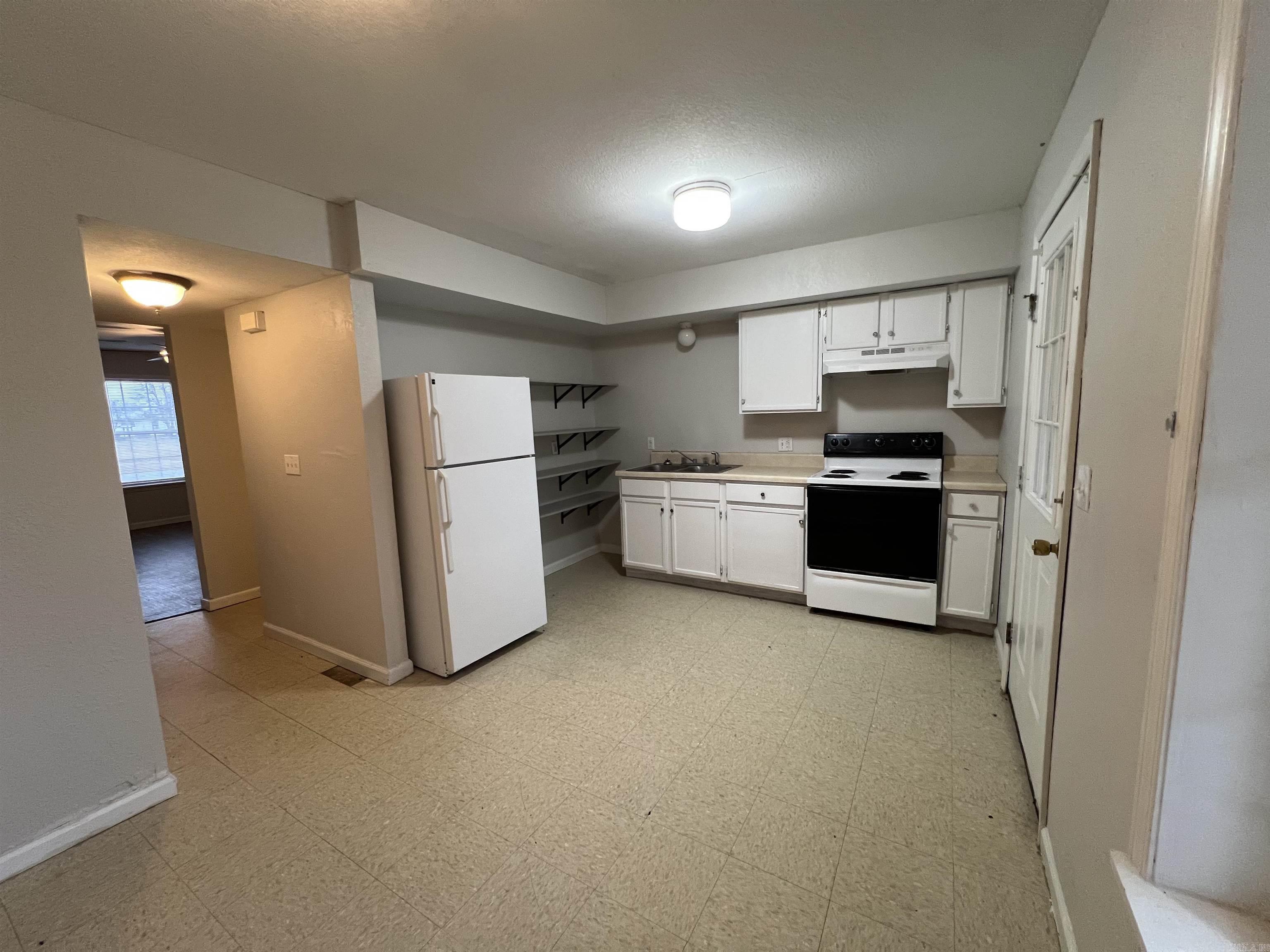 927-929 E Margret  Piggott, AR