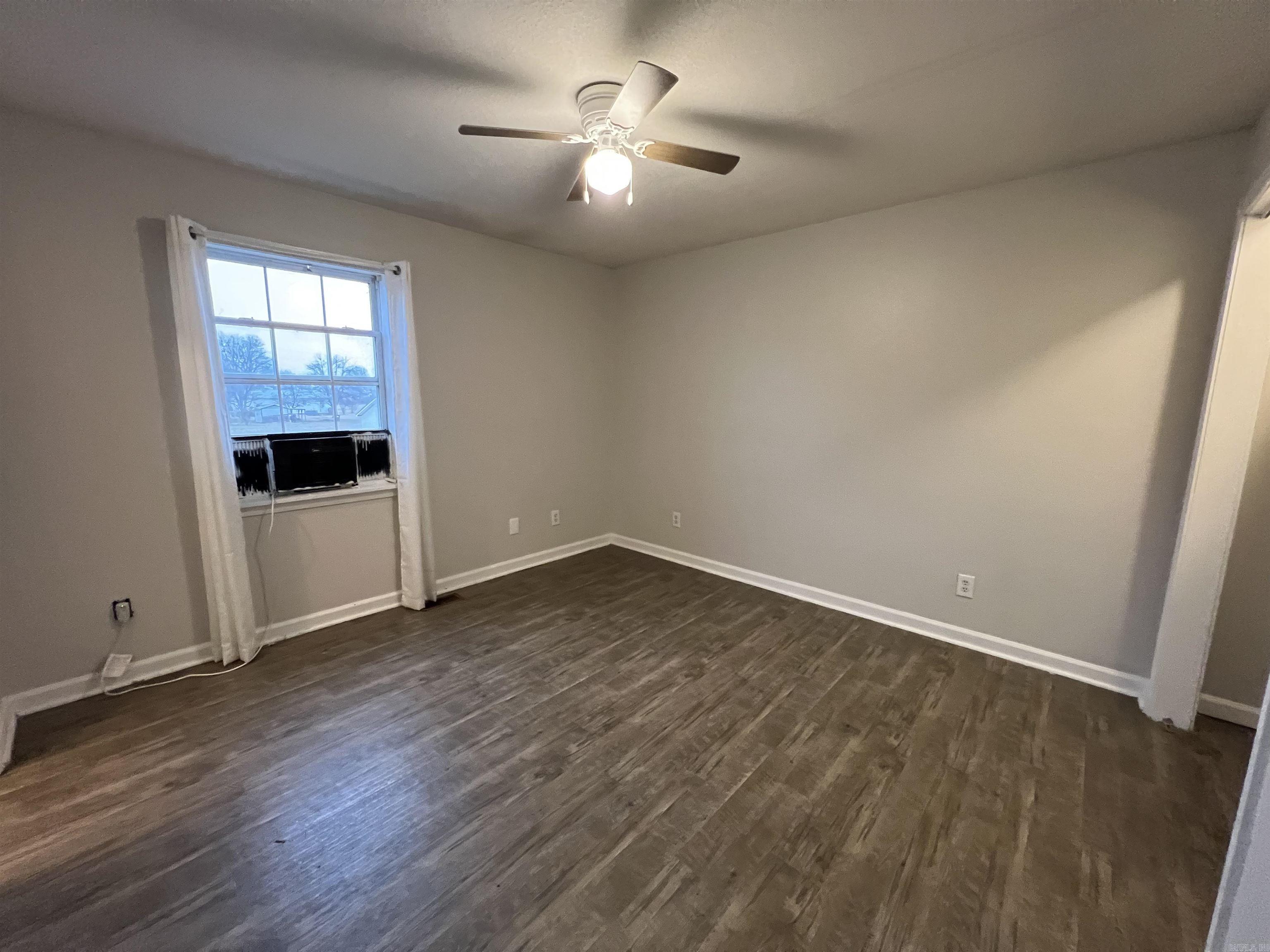 927-929 E Margret  Piggott, AR