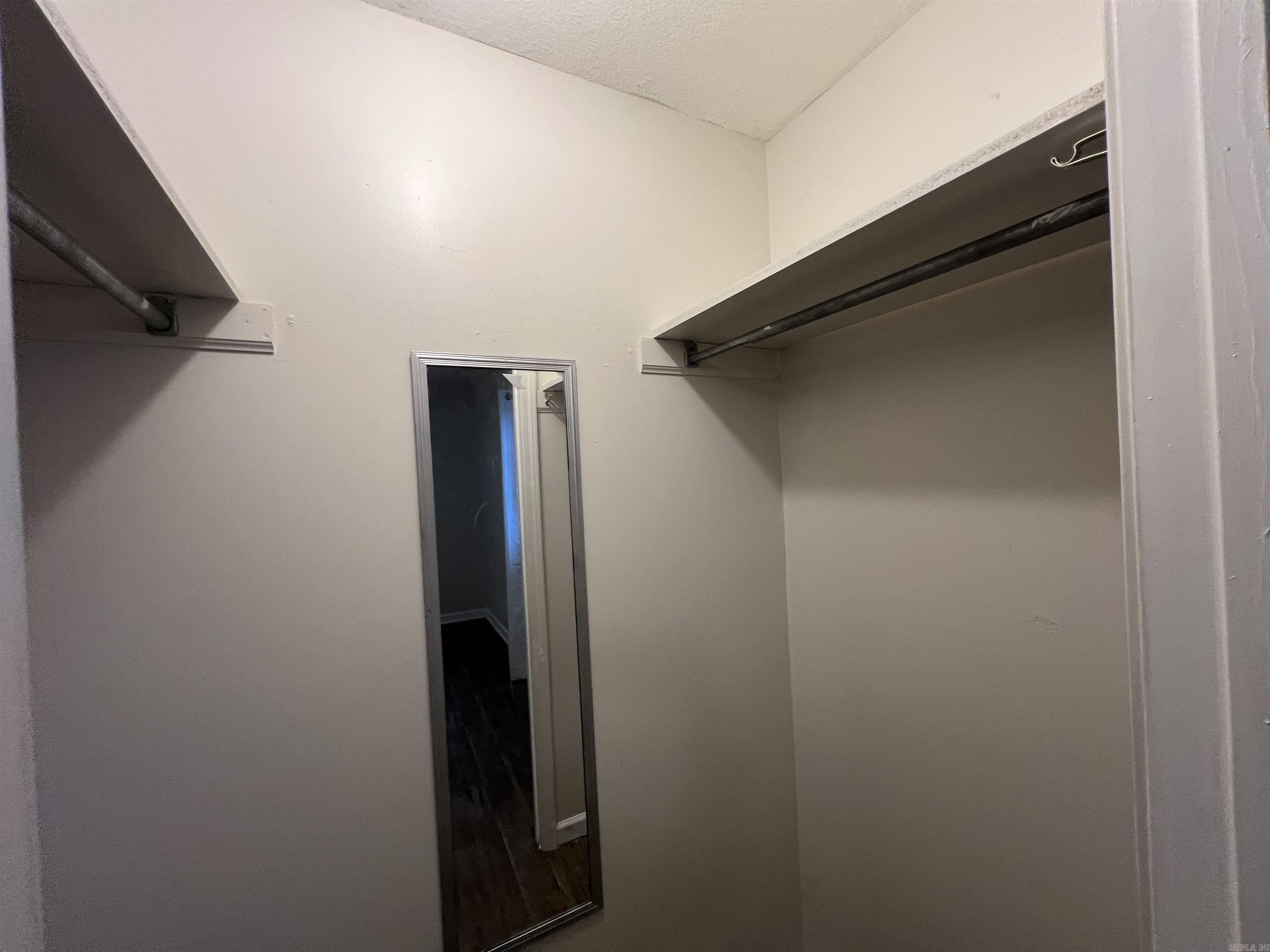 927-929 E Margret  Piggott, AR