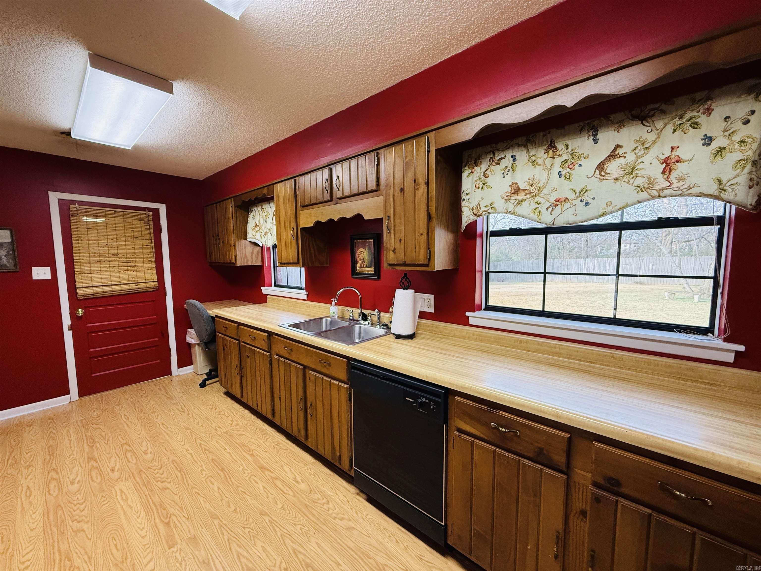 8813 Holiday  Sherwood, AR