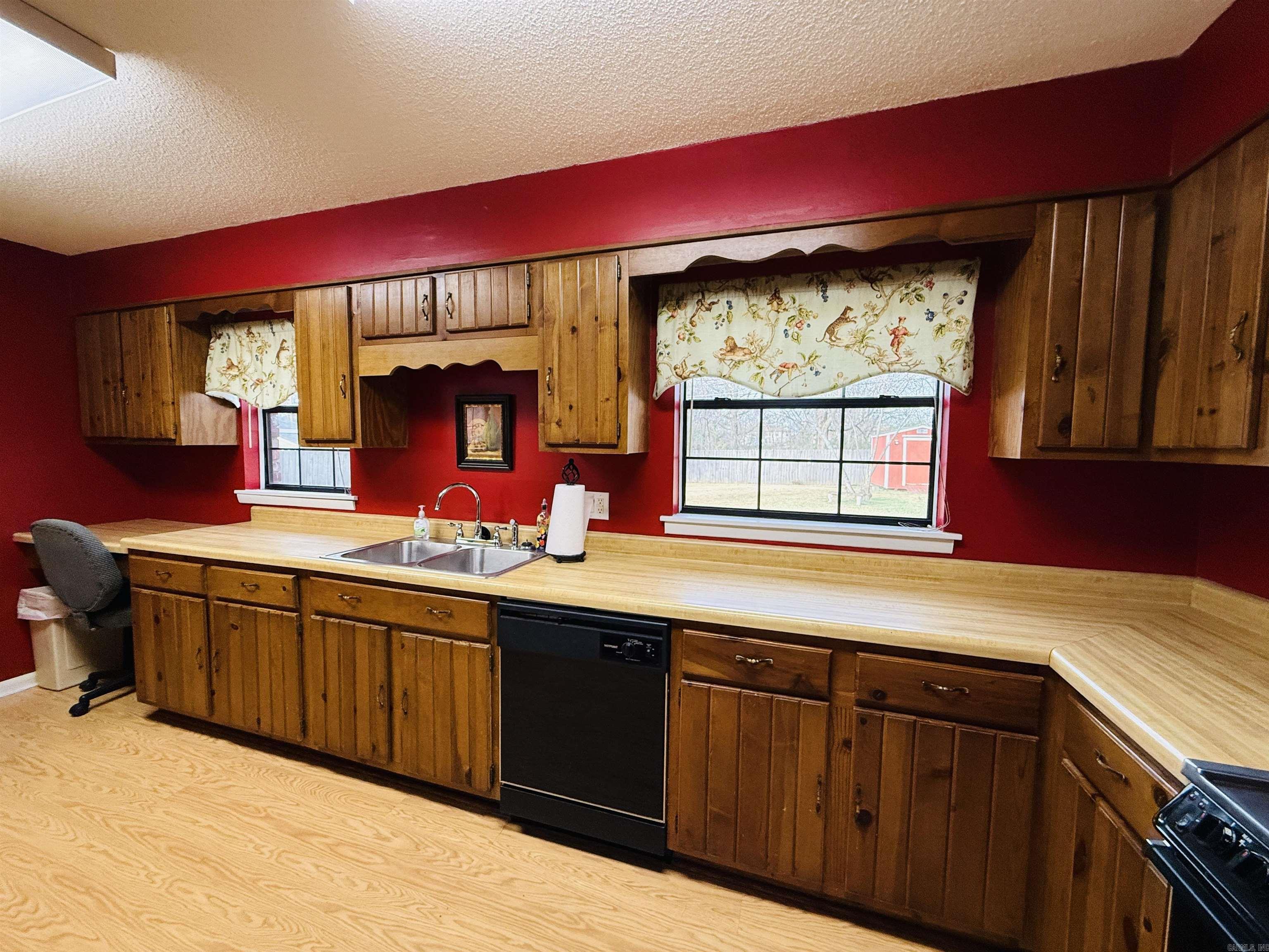 8813 Holiday  Sherwood, AR