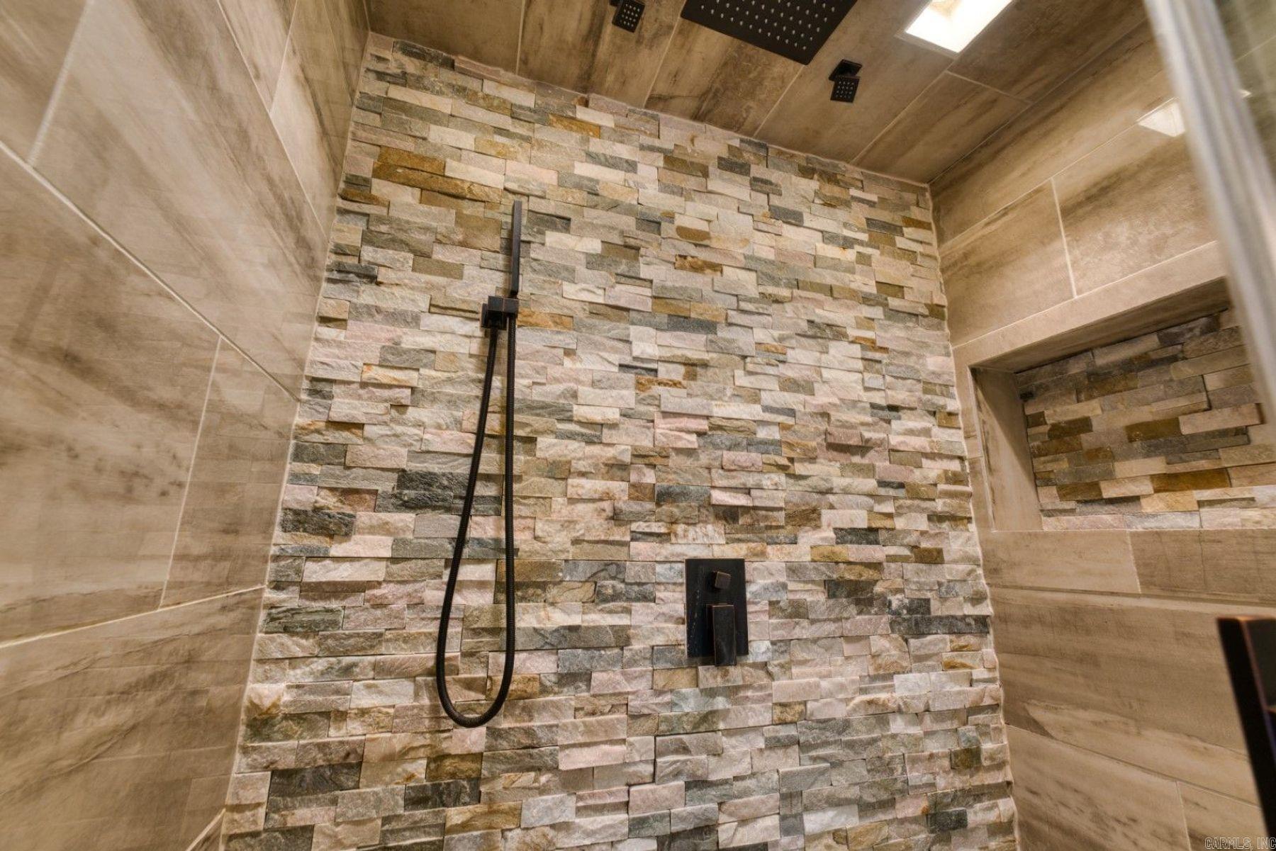 1143 Twin Points Road  Hot Springs, AR