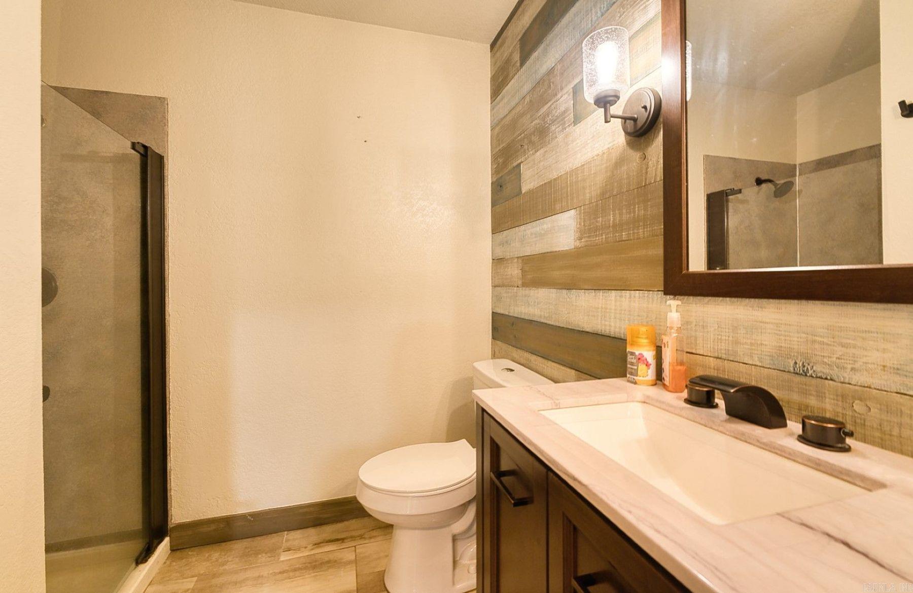 1143 Twin Points Road  Hot Springs, AR