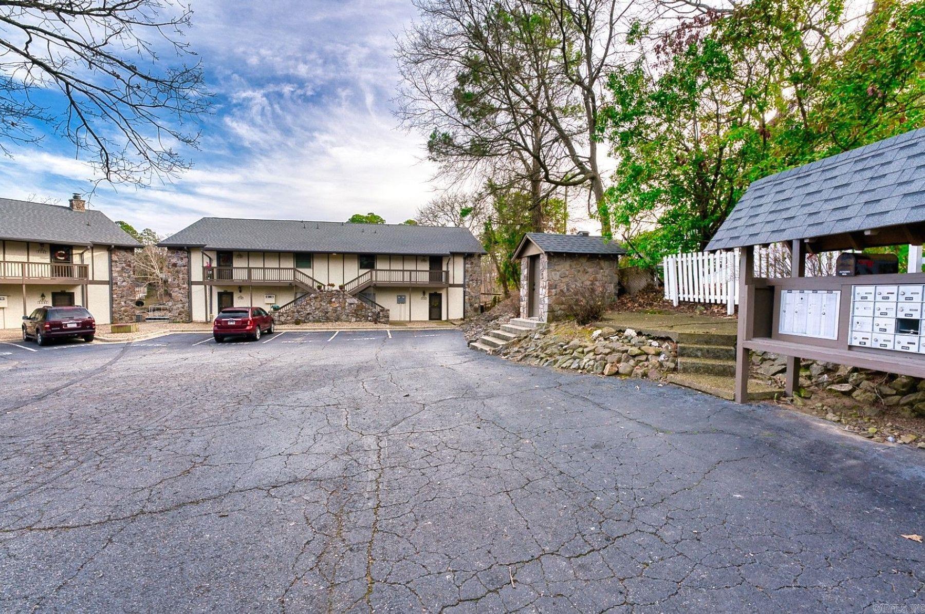 1143 Twin Points Road  Hot Springs, AR