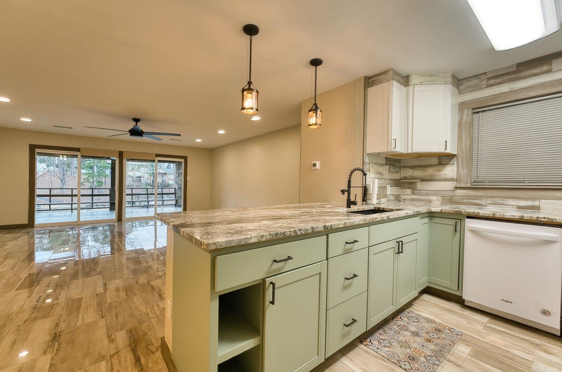 1143 Twin Points Road  Hot Springs, AR