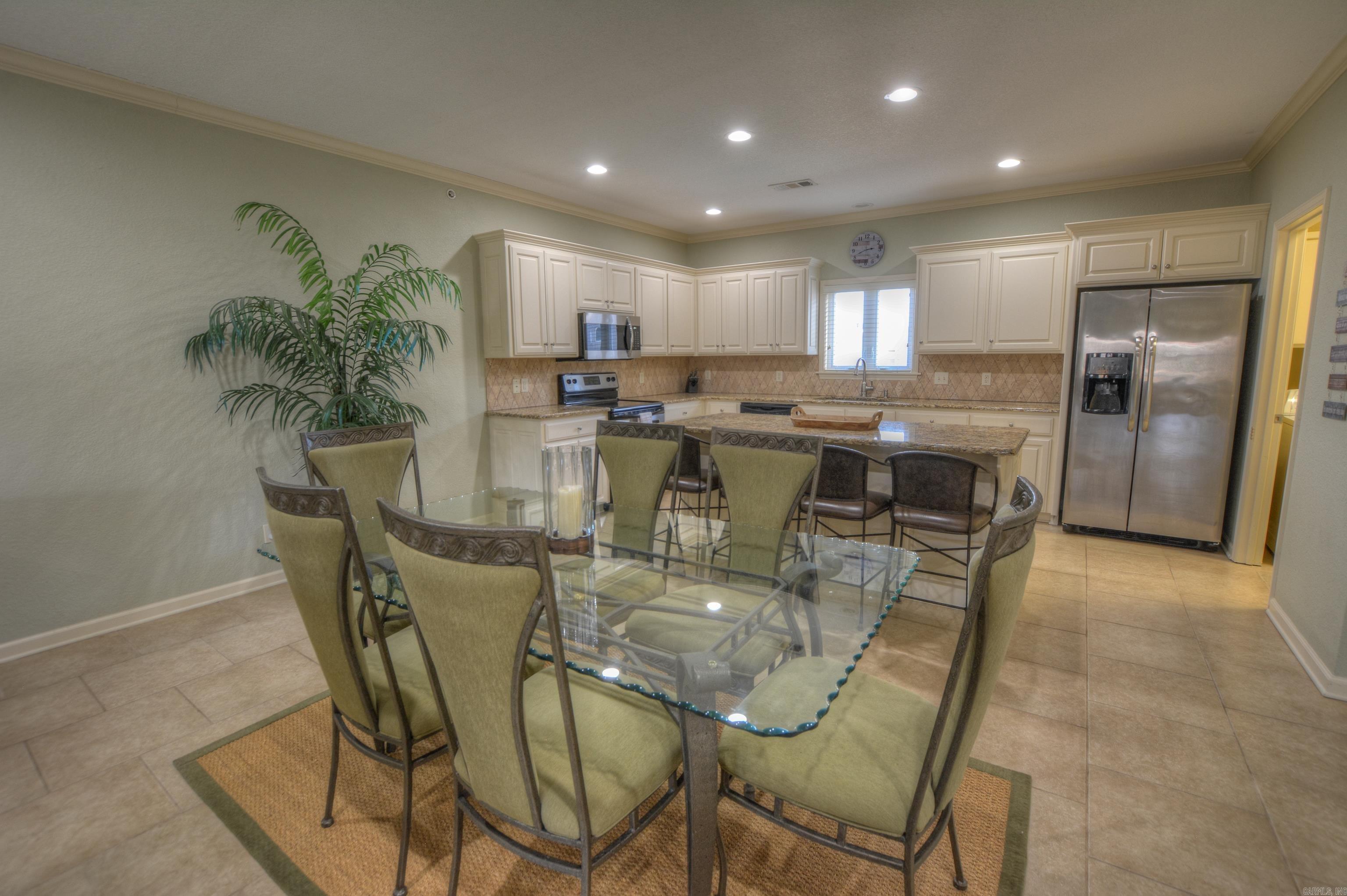 156 Villa Point Hot Springs, AR 71913