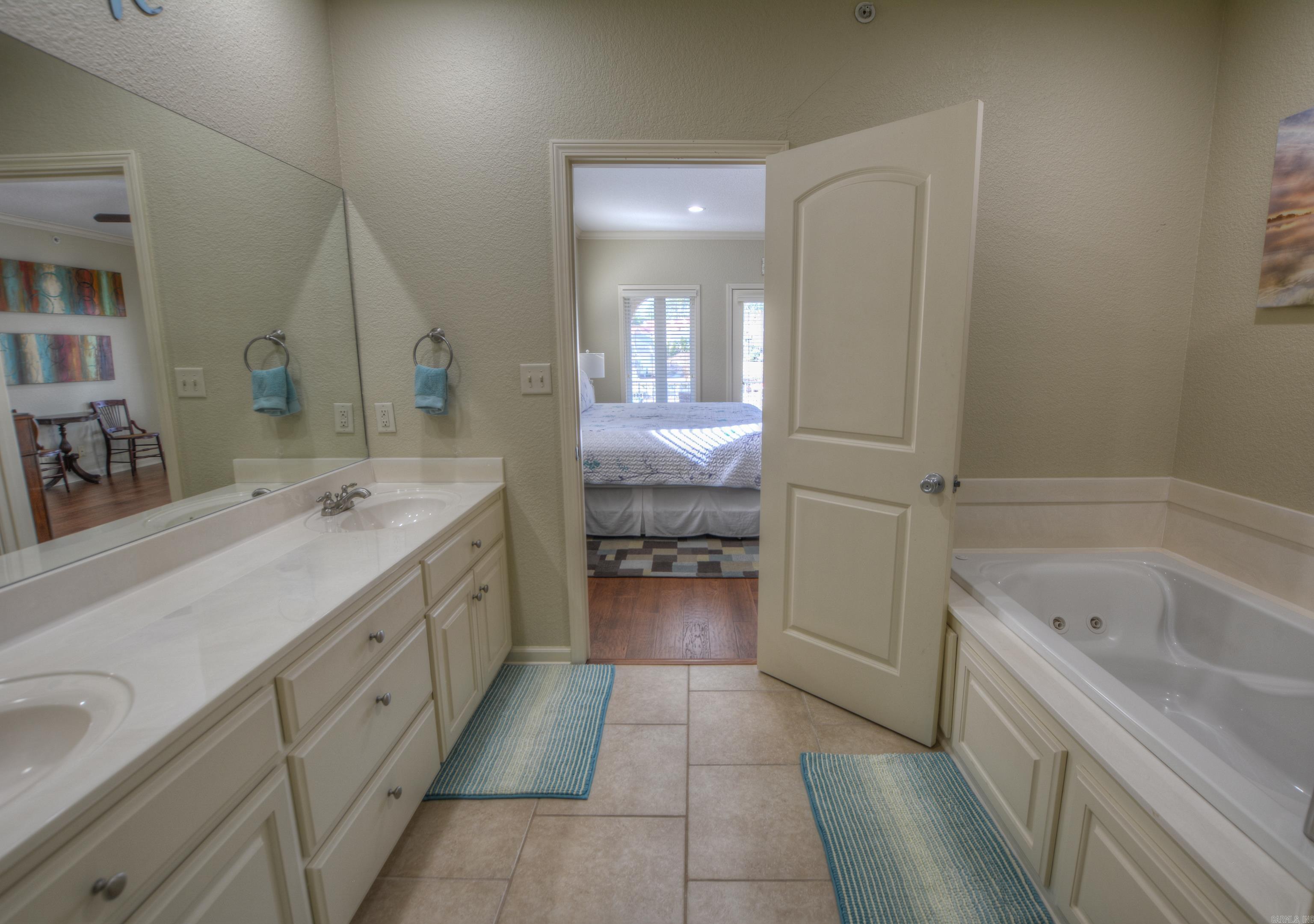 156 Villa Point Hot Springs, AR 71913