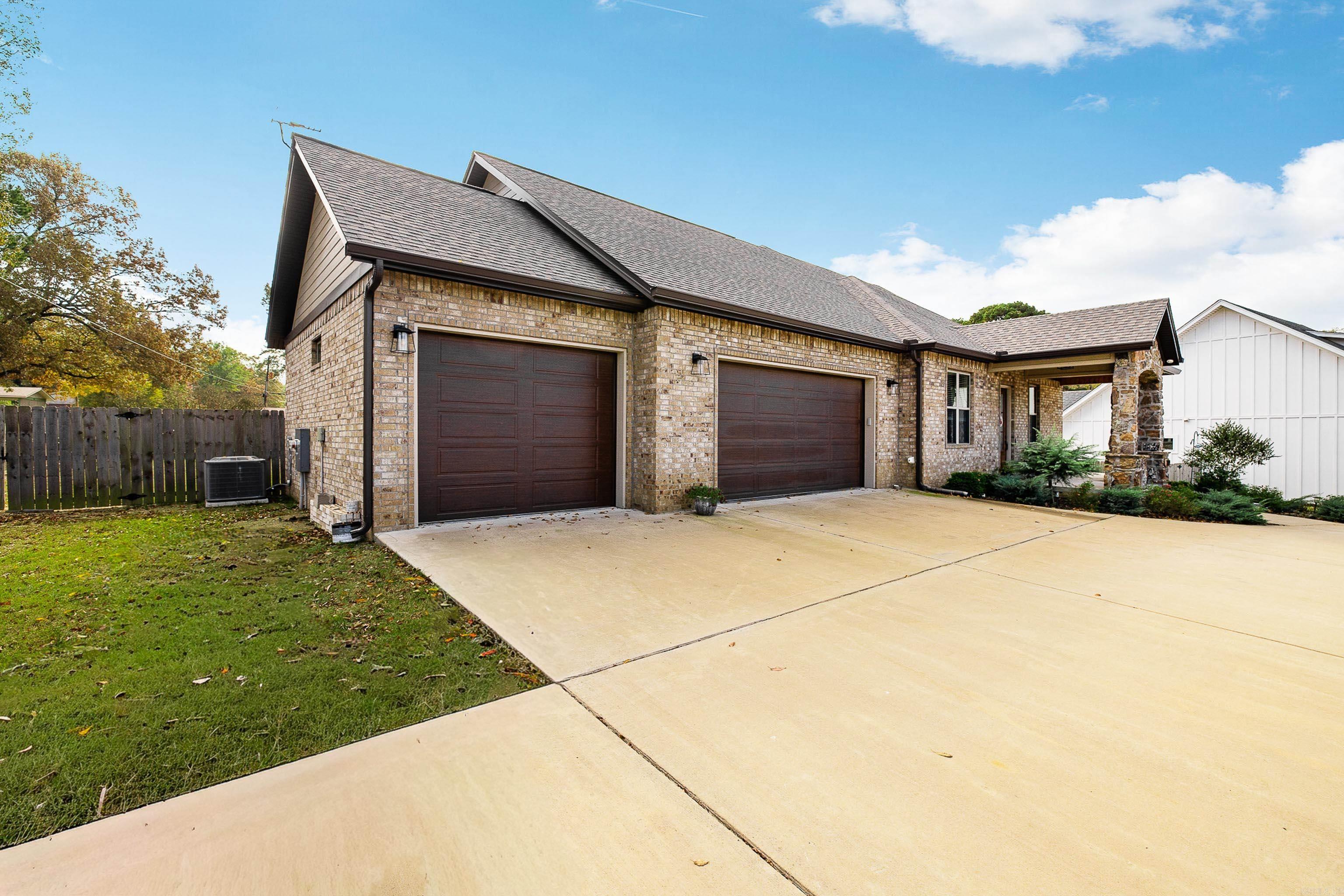 1129 Essex Drive Benton, AR 72019