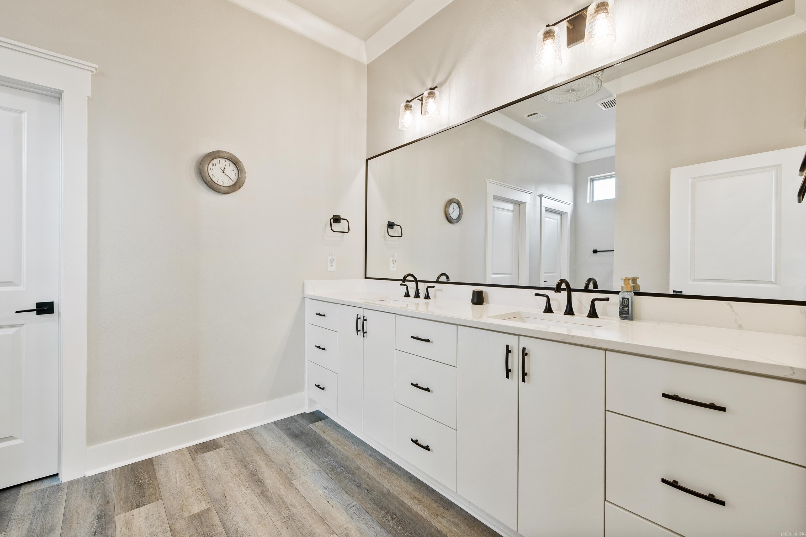 1129 Essex Drive Benton, AR 72019