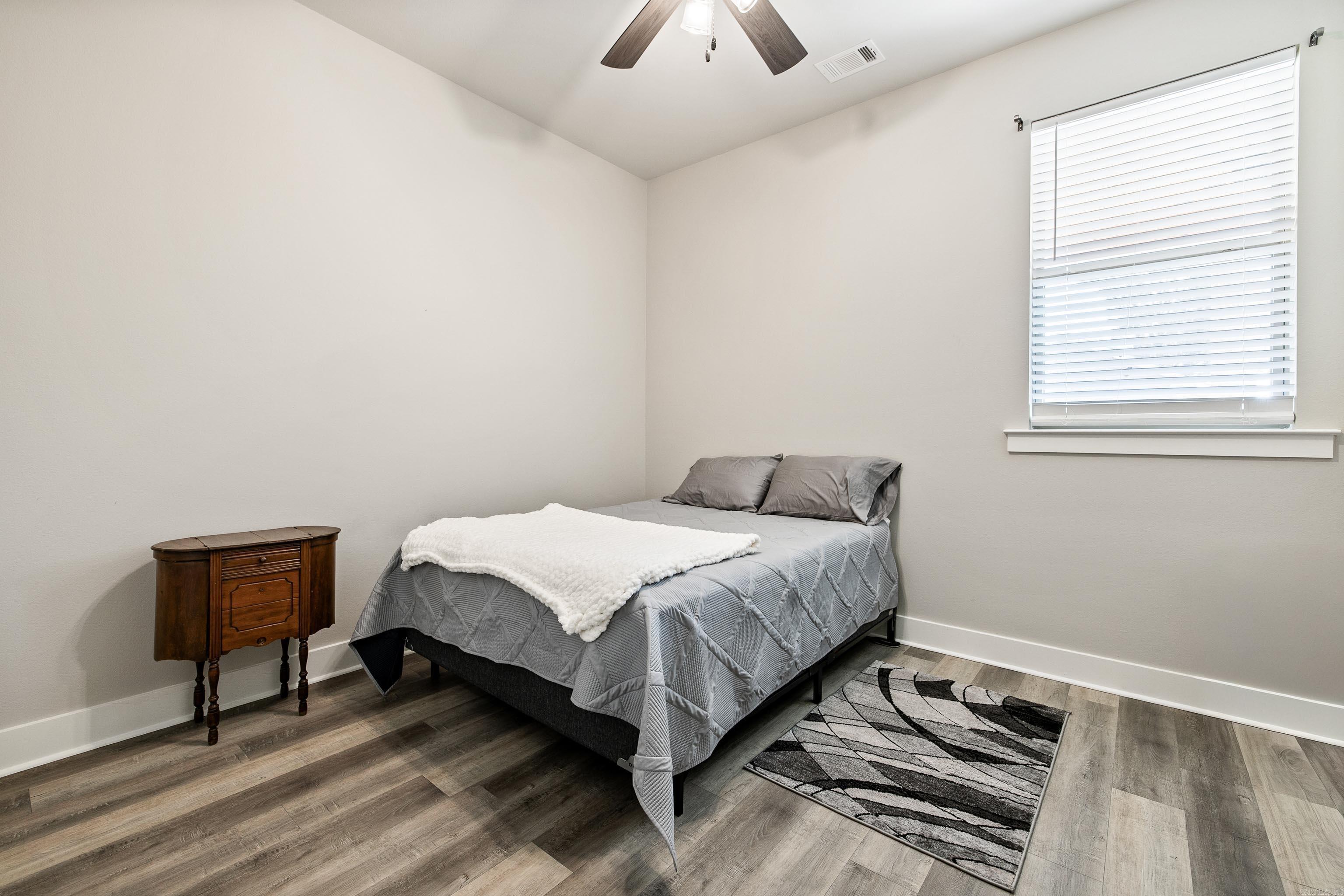 1129 Essex Drive Benton, AR 72019