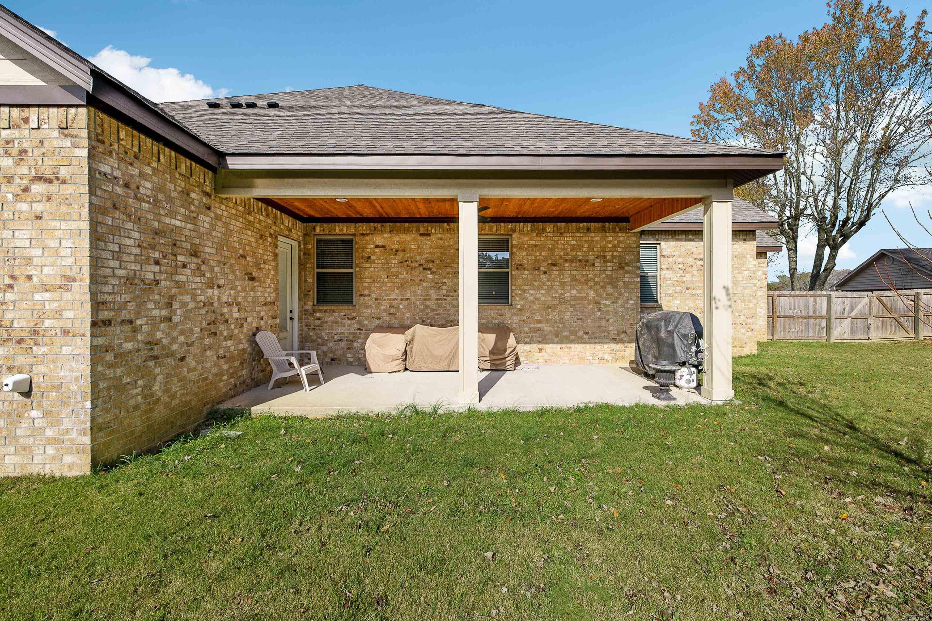 1129 Essex Drive Benton, AR 72019