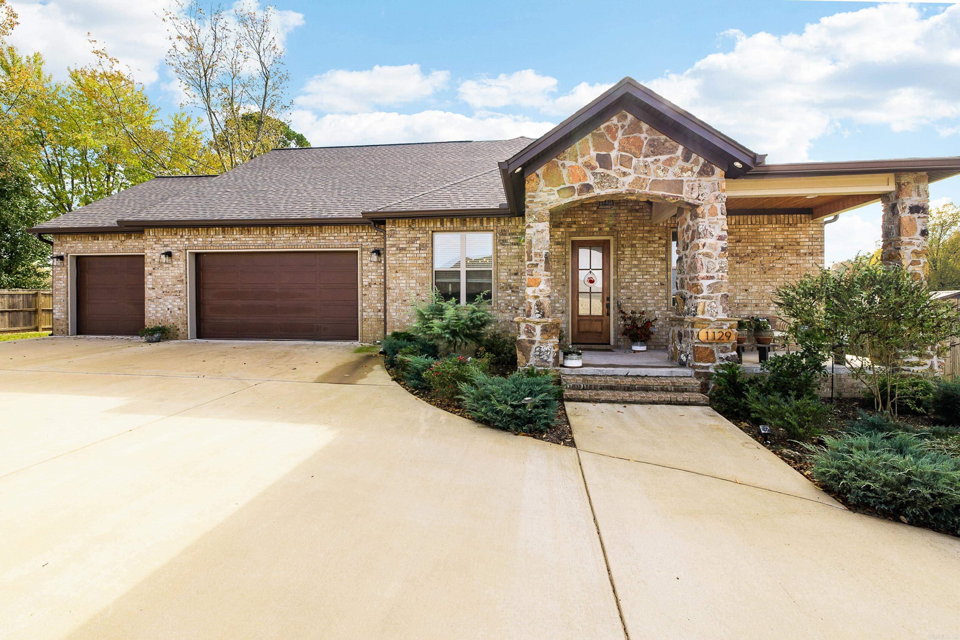 1129 Essex Drive Benton, AR 72019