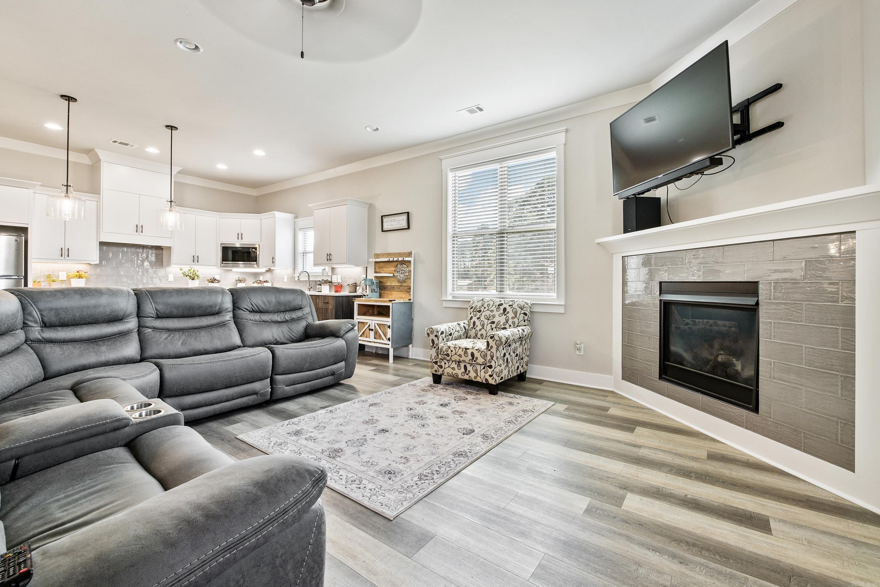 1129 Essex Drive Benton, AR 72019