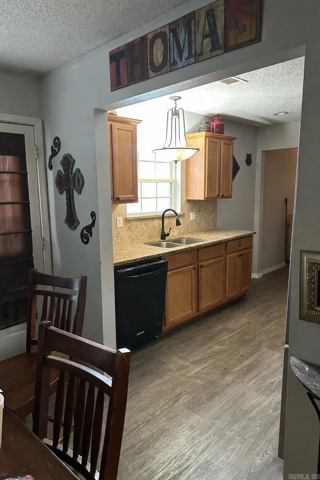 13203 Old River Dr Scott, AR 72142