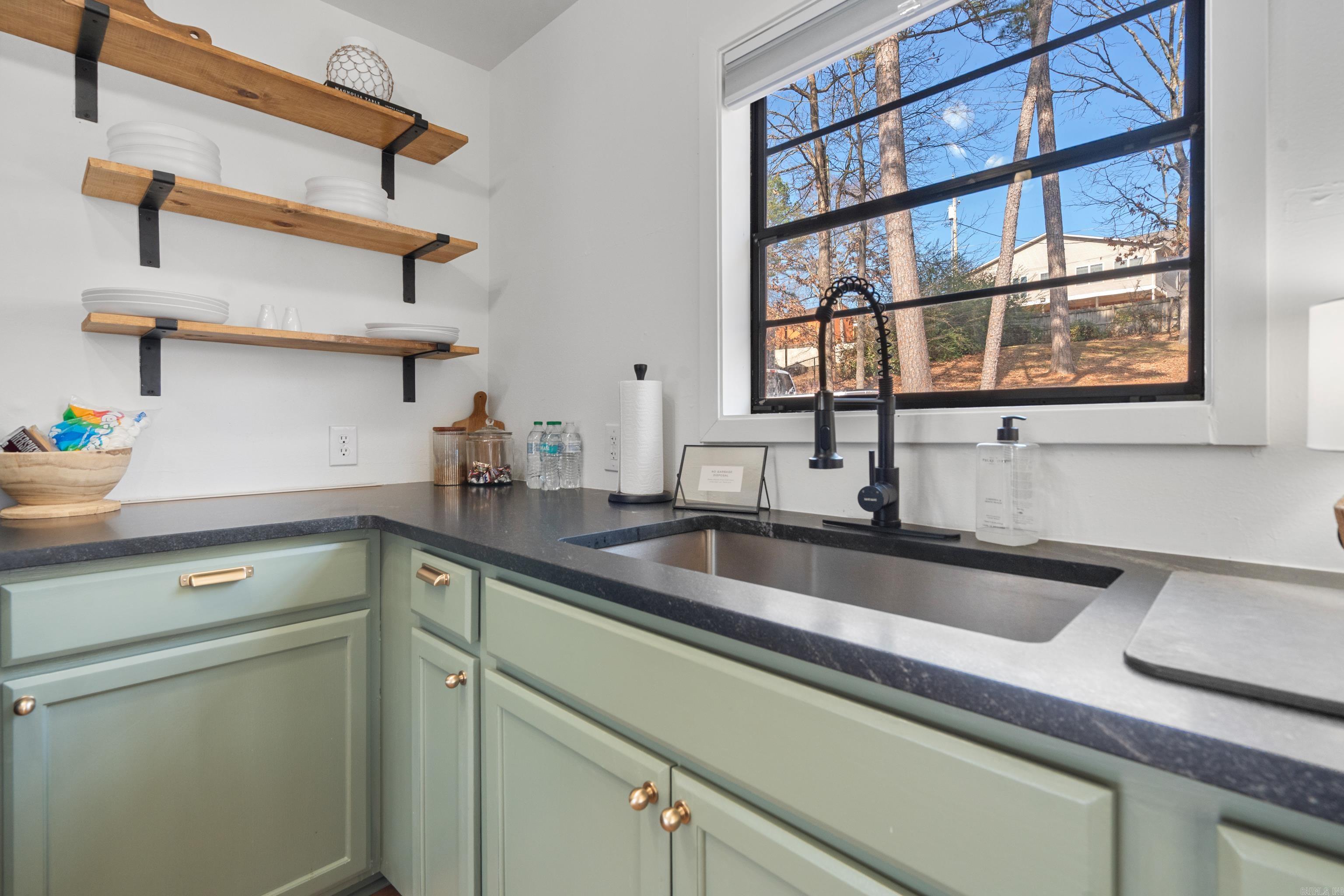 325 Galveston  Hot Springs, AR