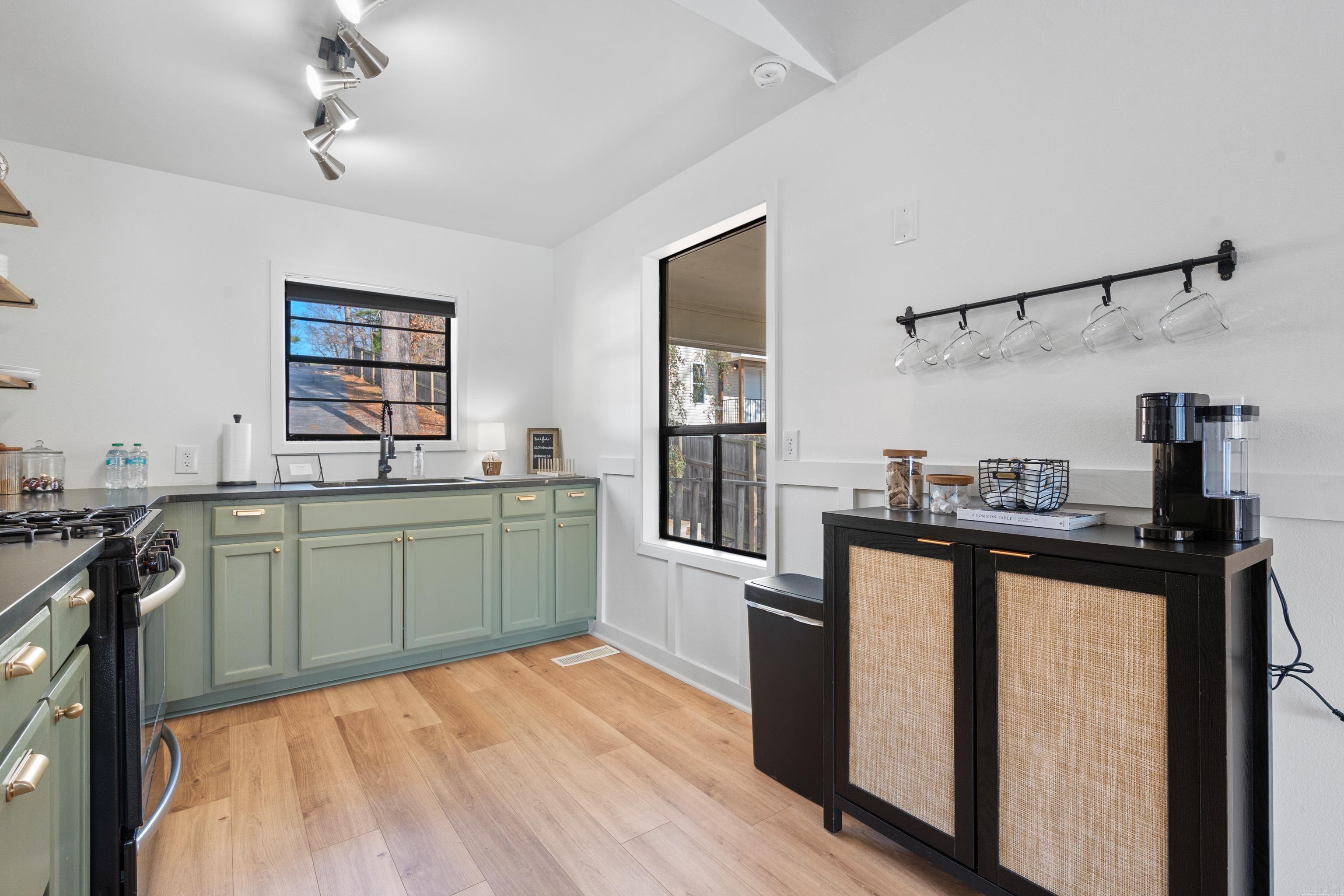 325 Galveston  Hot Springs, AR