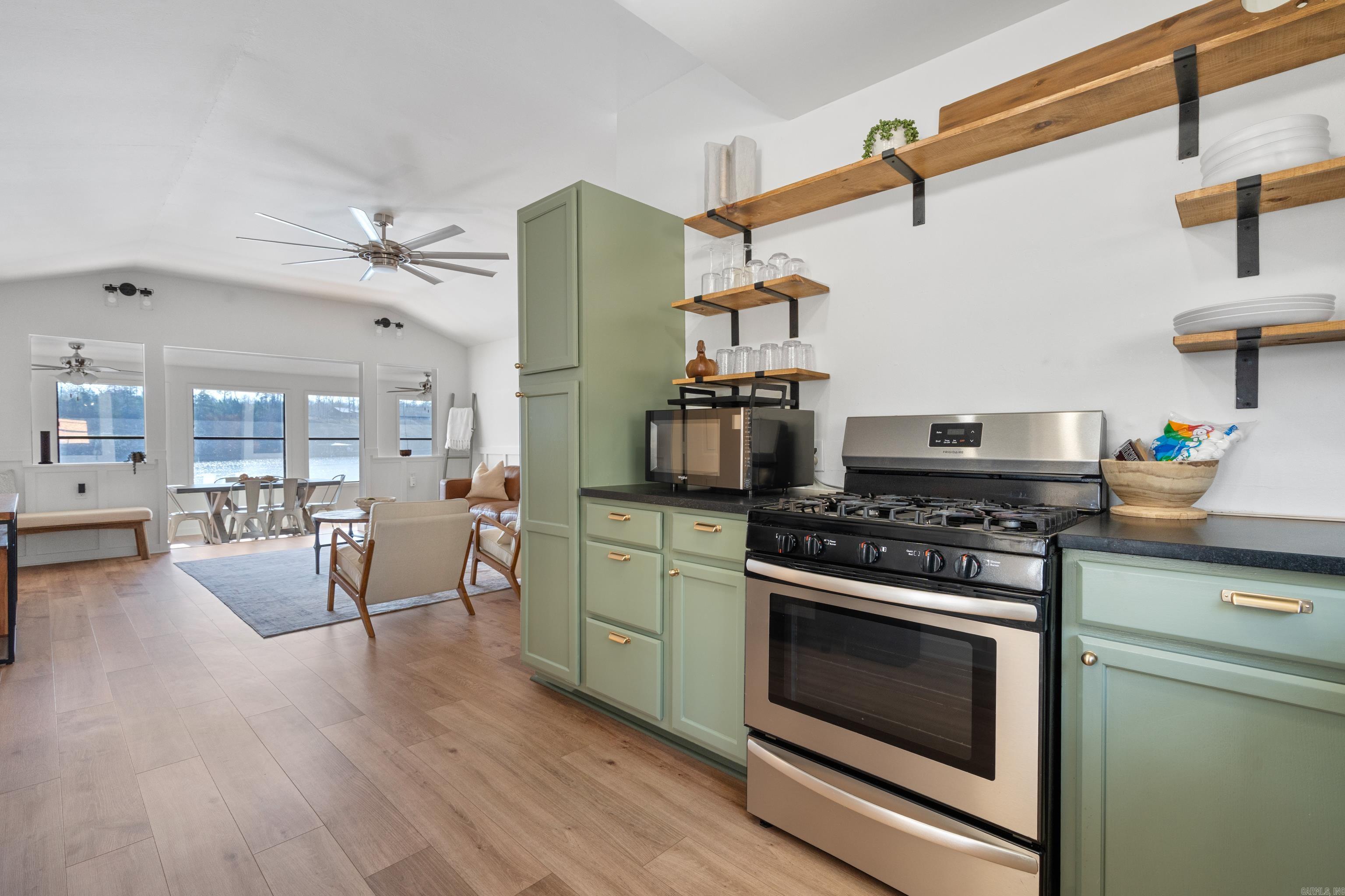 325 Galveston  Hot Springs, AR