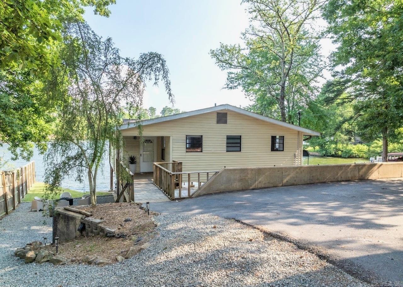 325 Galveston  Hot Springs, AR