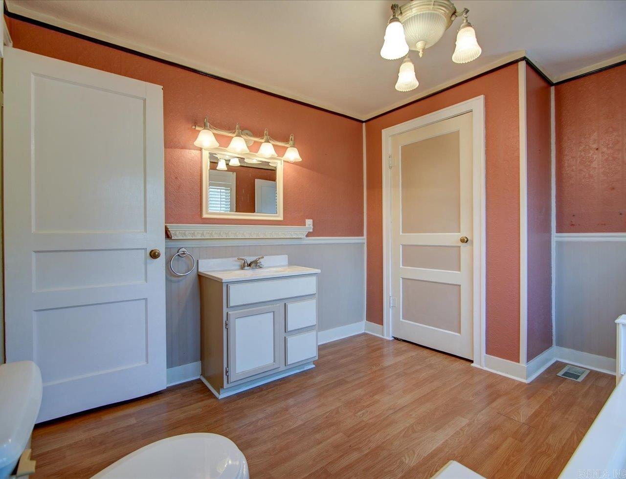 117 Waverly Street Hot Springs, AR 71913