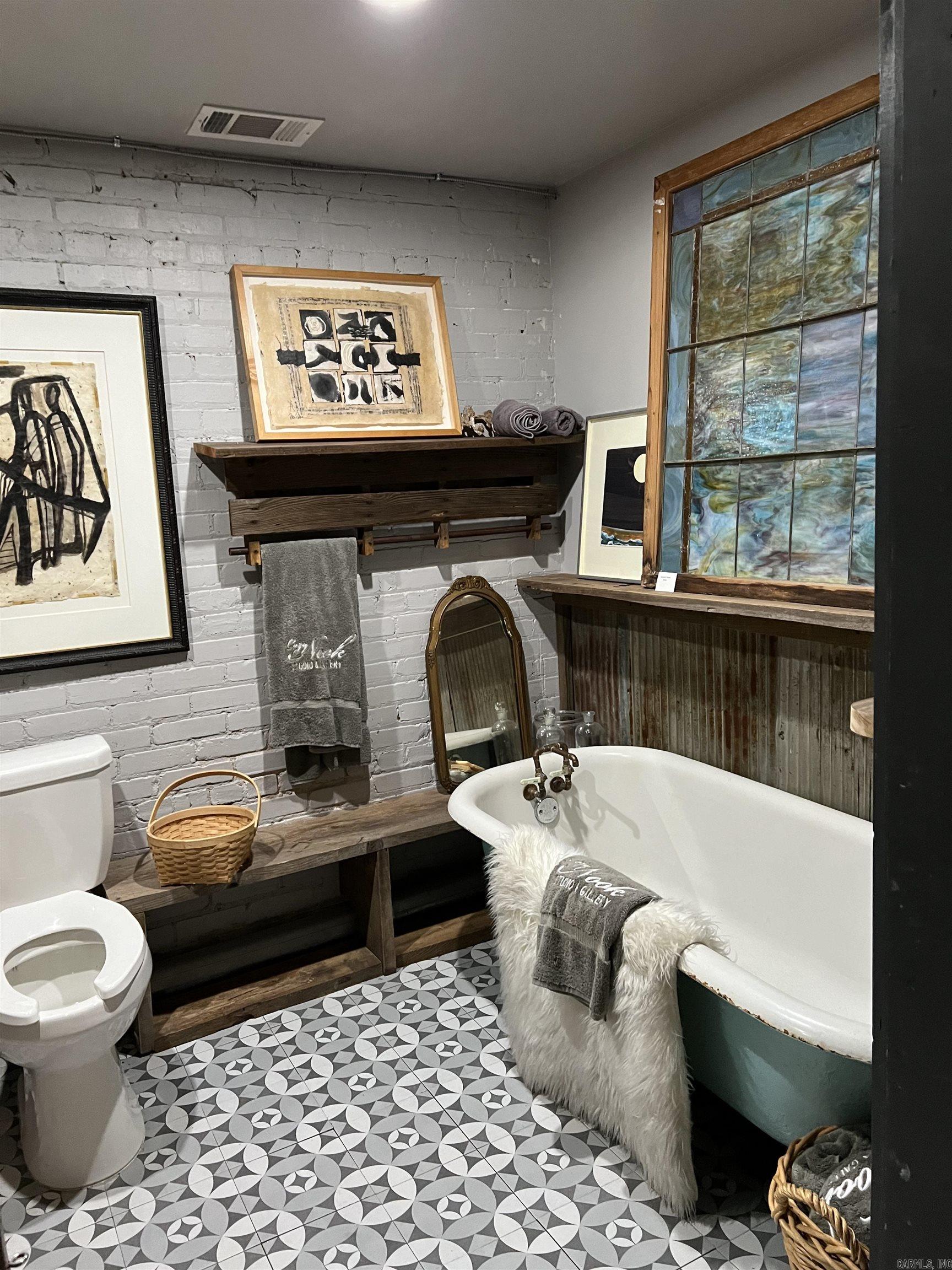 106 N Center  Lonoke, AR