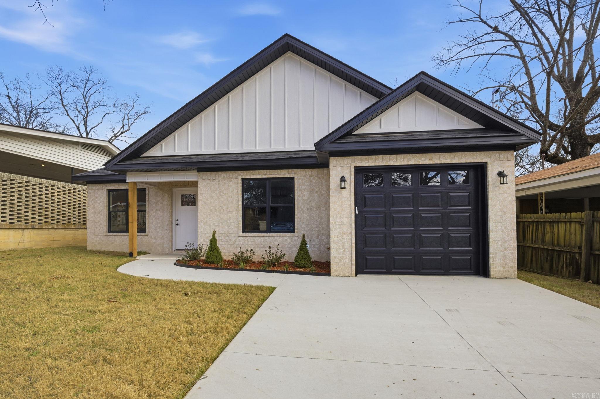 109 Chitwood Street Hot Springs, AR 71913