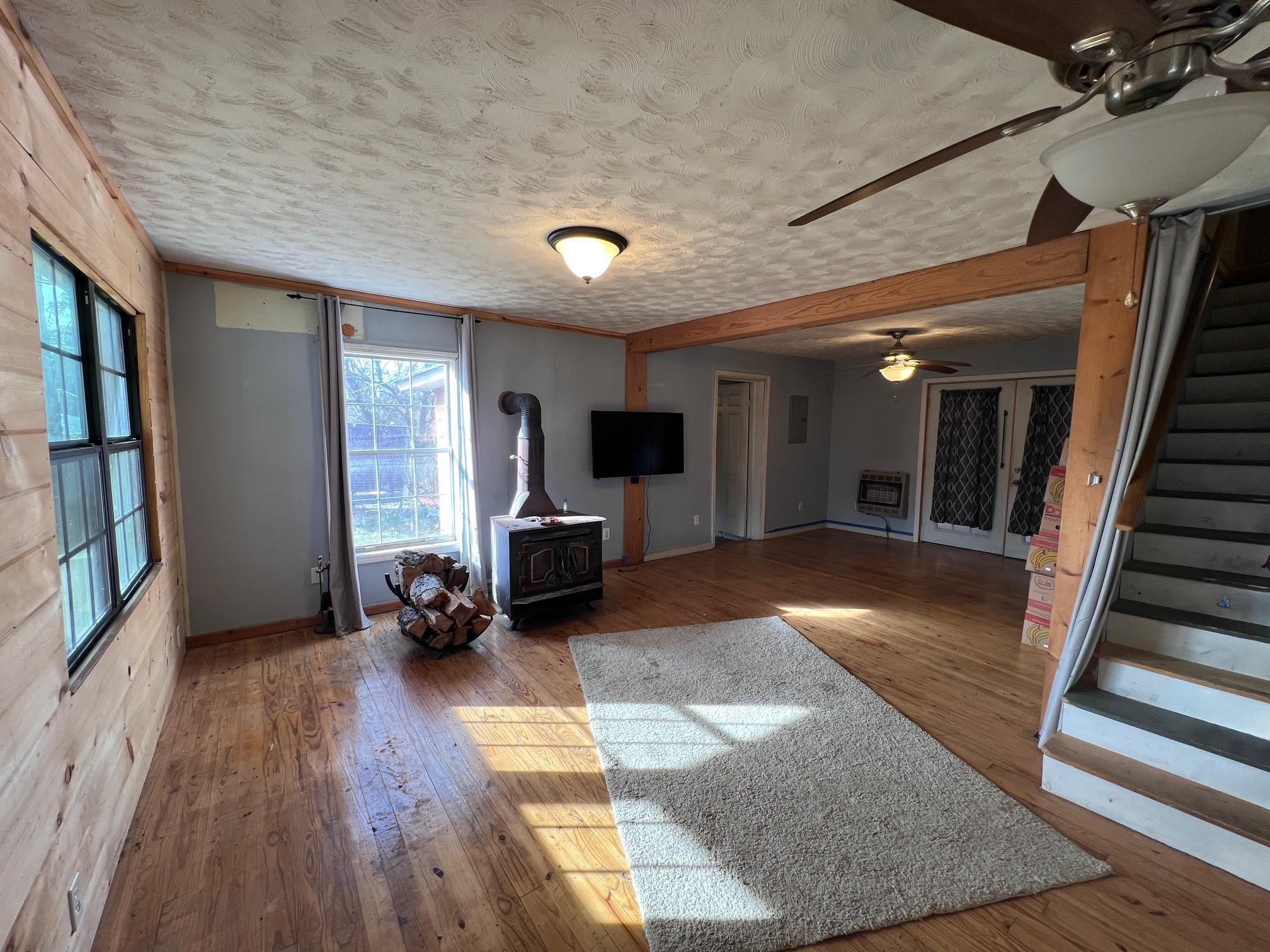 285 Dog Young Road Mountain View, AR 72560