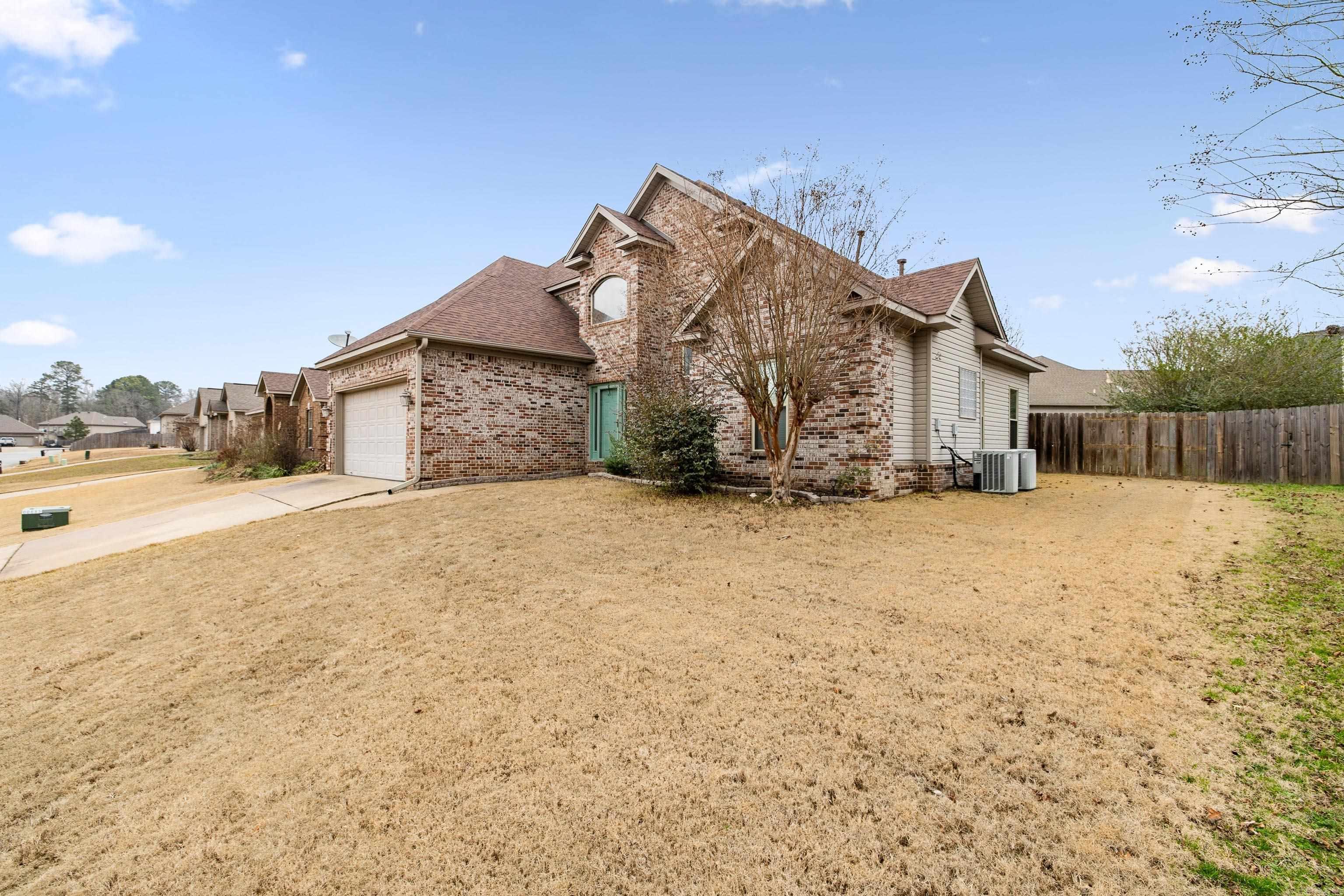 222 Pleasant Holly  Benton, AR