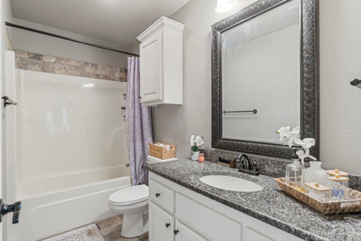 75 Huntington  Austin, AR