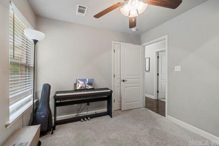 75 Huntington  Austin, AR