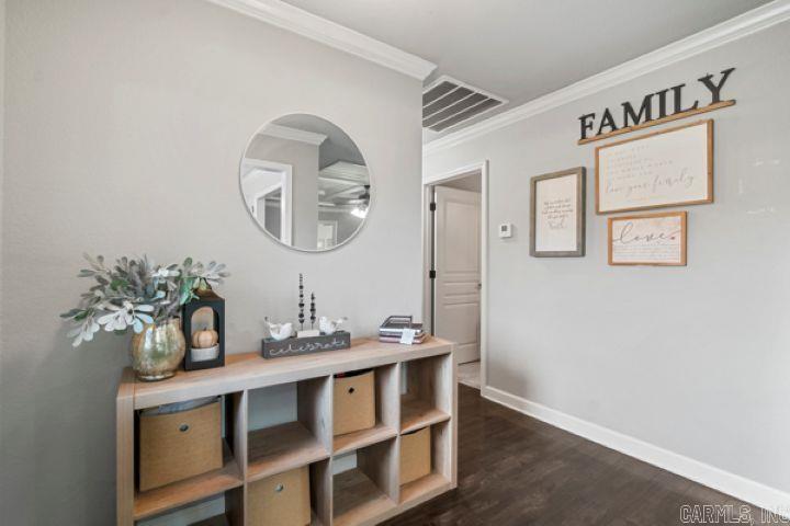 75 Huntington  Austin, AR