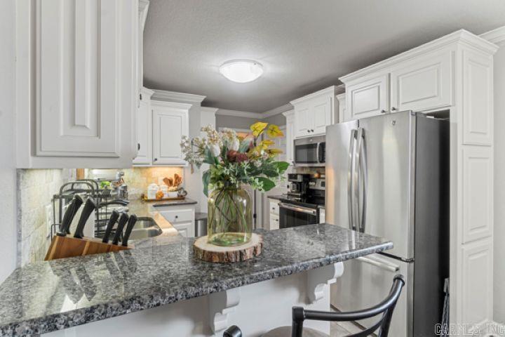 75 Huntington  Austin, AR