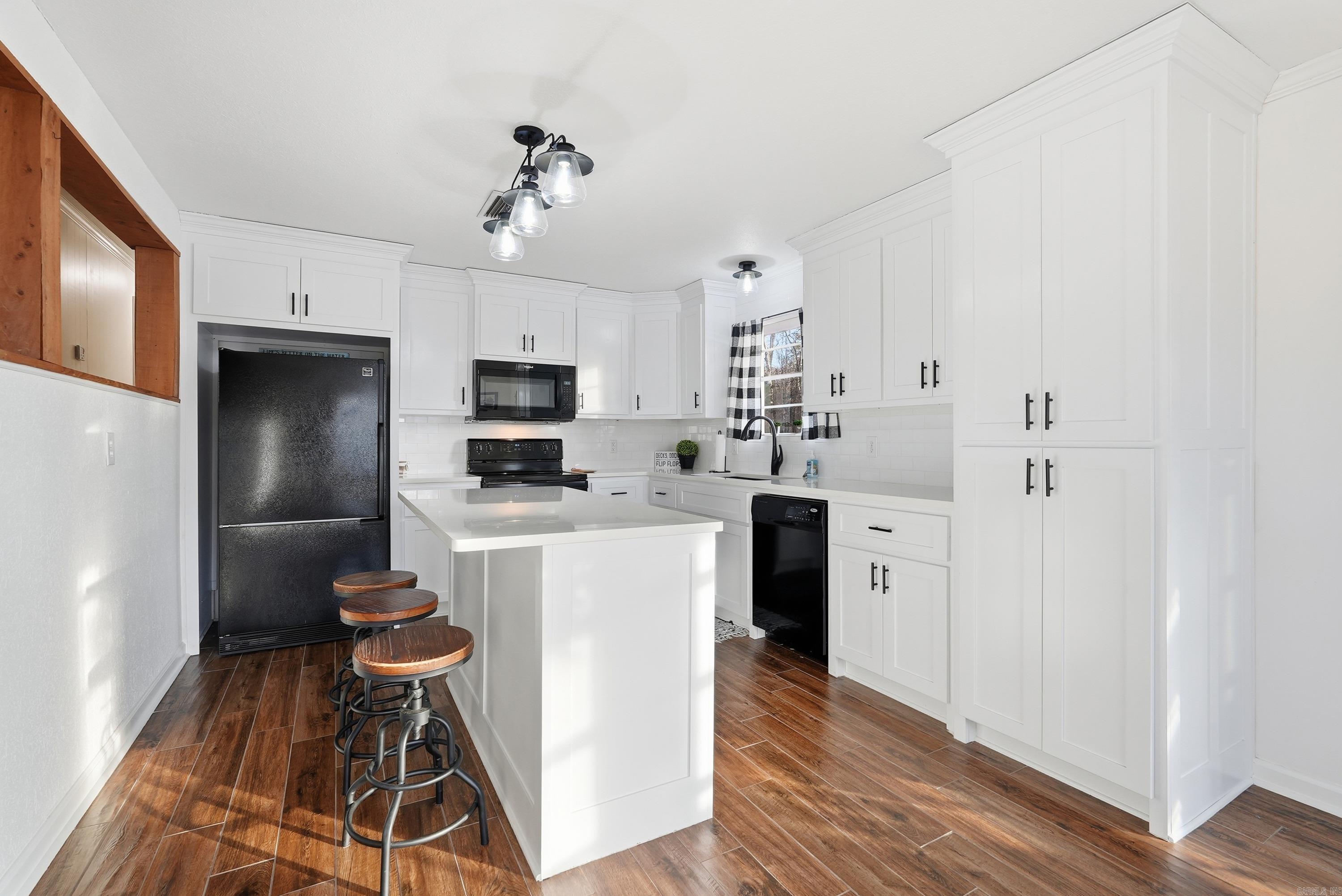 204 Burning Tree Rd. Greers Ferry, AR 72067